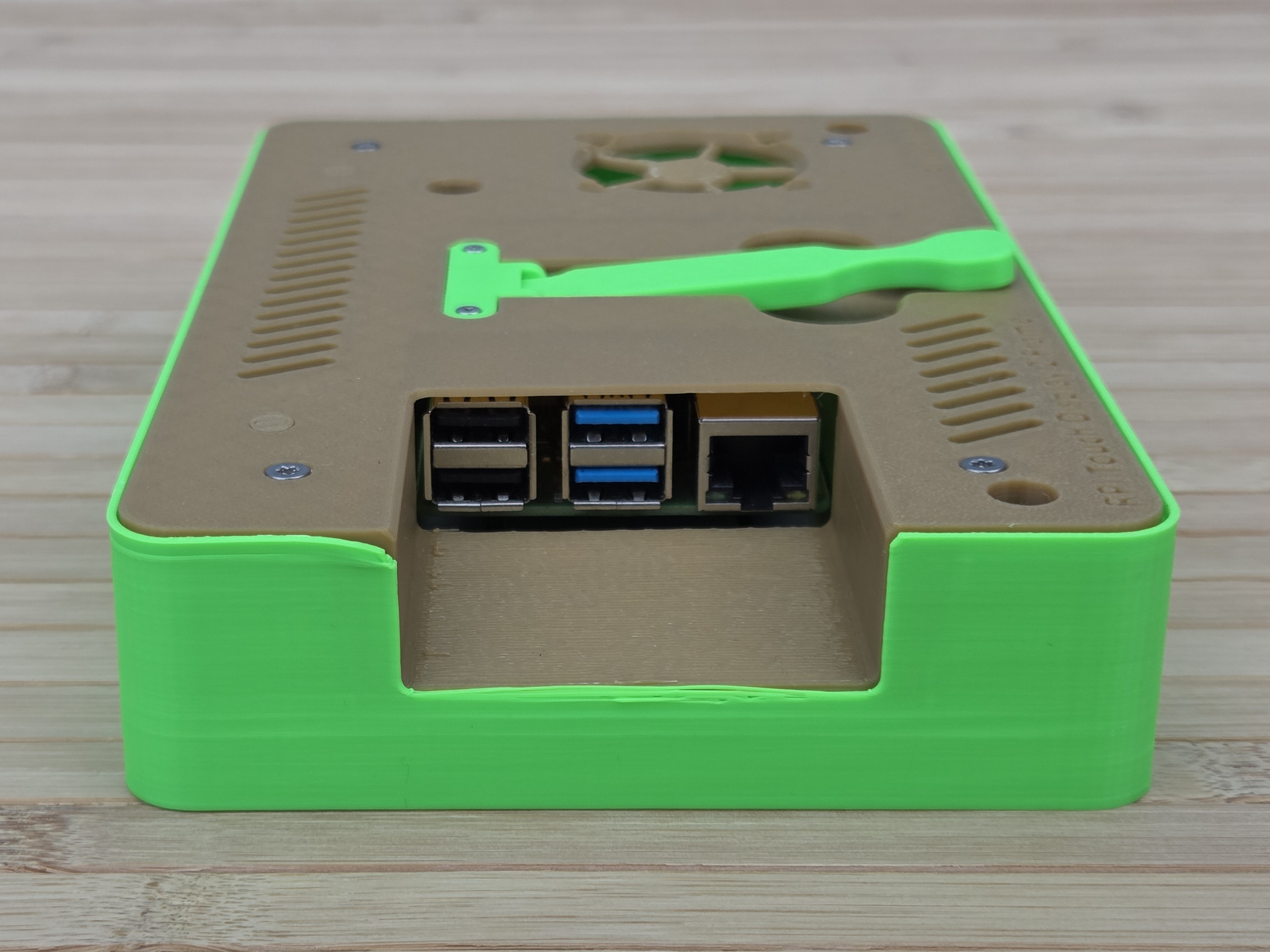 Raspberry Pi 7" Touch Display 2 Frame for RaspberryPi 4 - Horizontal - incl. Cutout - by Nerdiy.de — miniatura 4