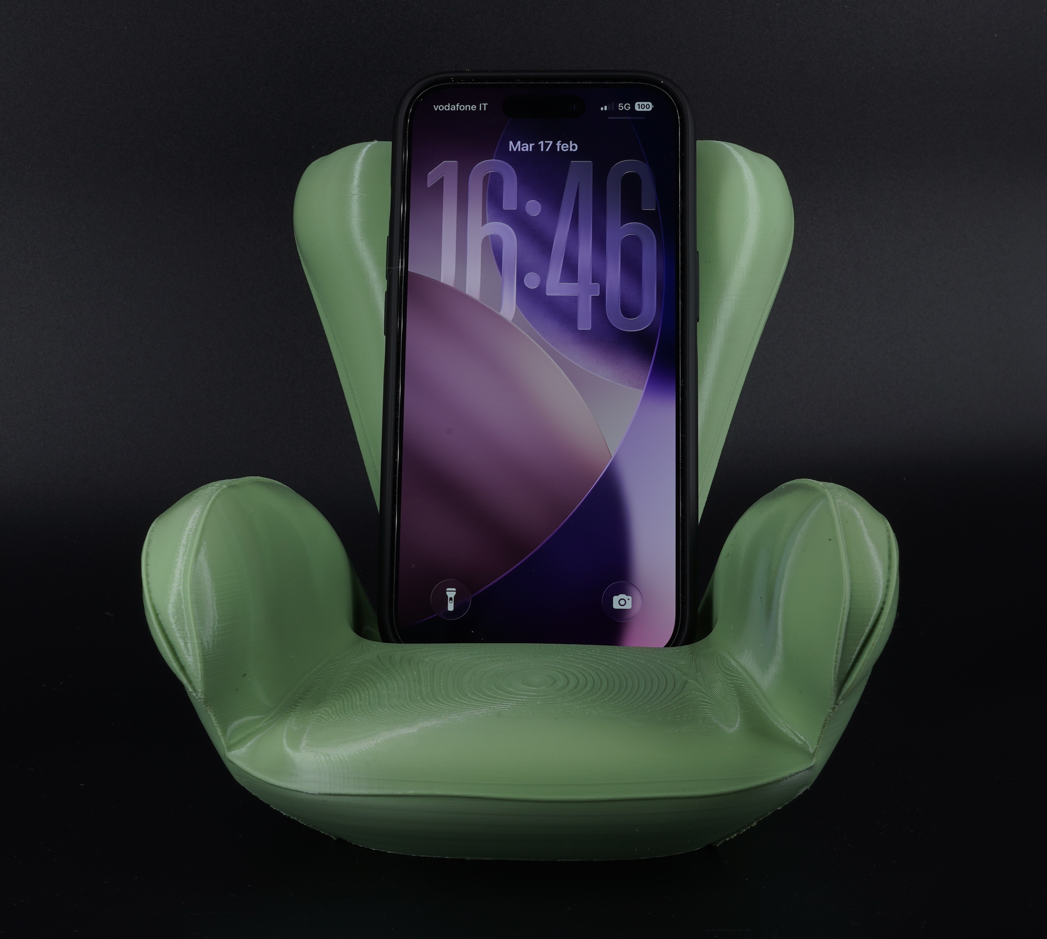 Retro Armchair iPhone Stand - Vintage 70s Desk Decor