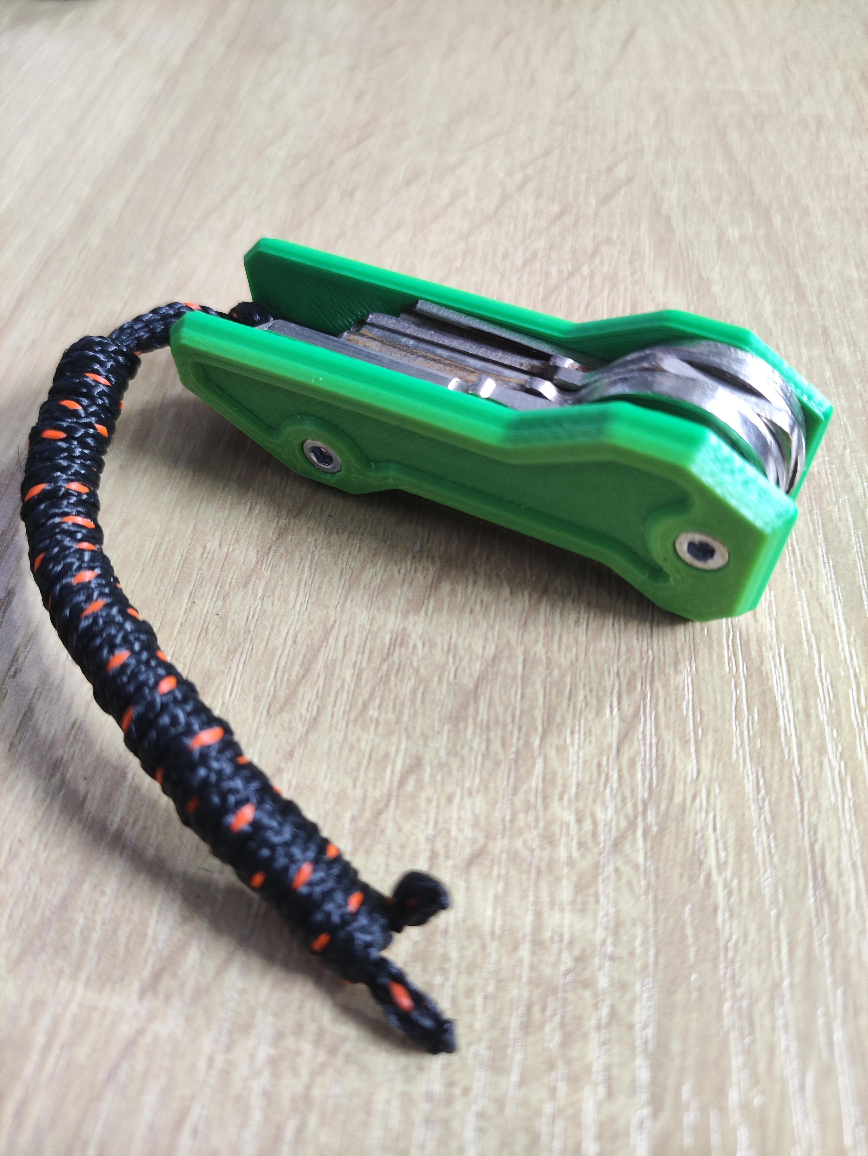 Single-Hand Key Organizer - Refined 3D model thumbnail