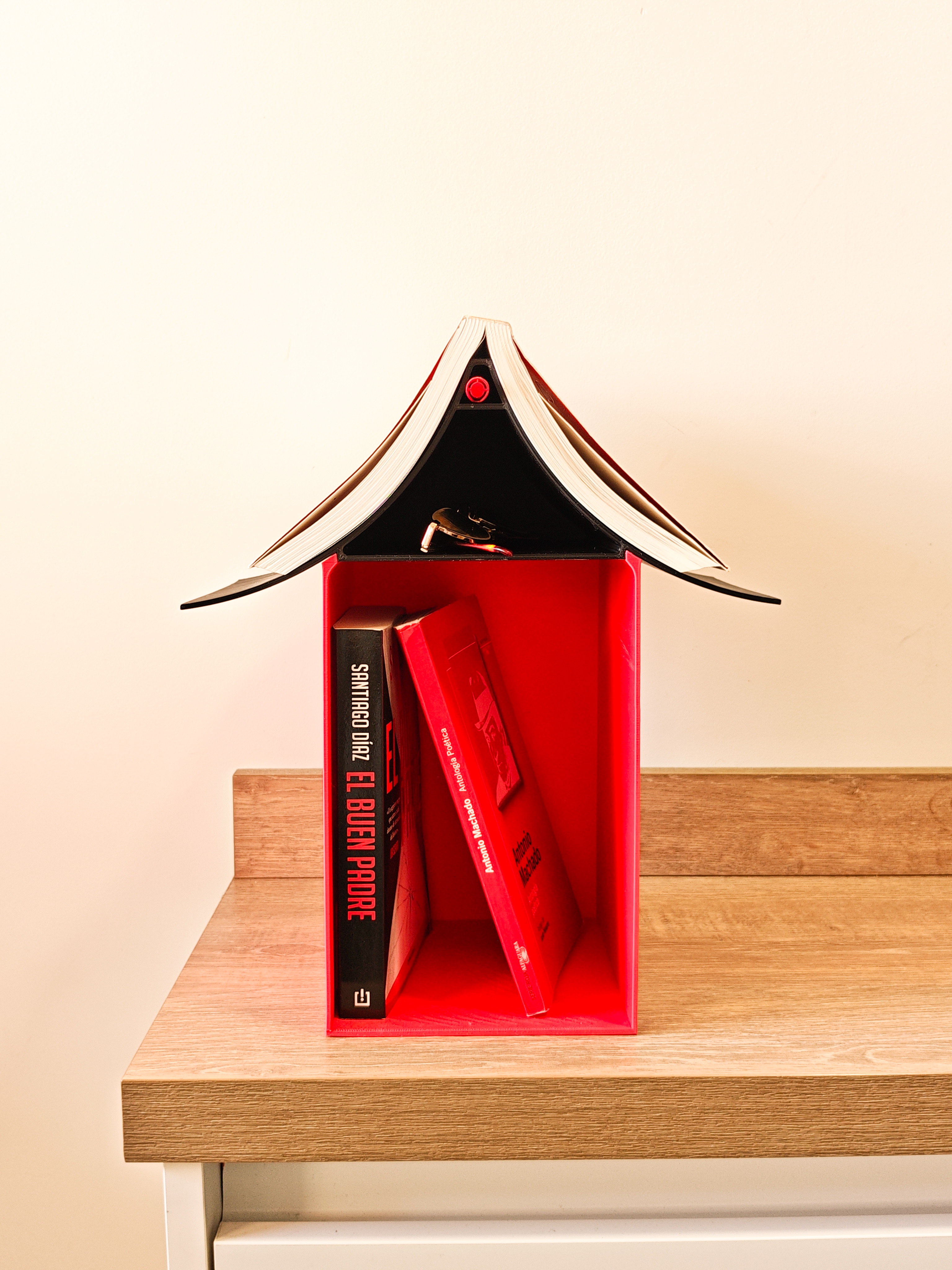 Pagoda | Book holder