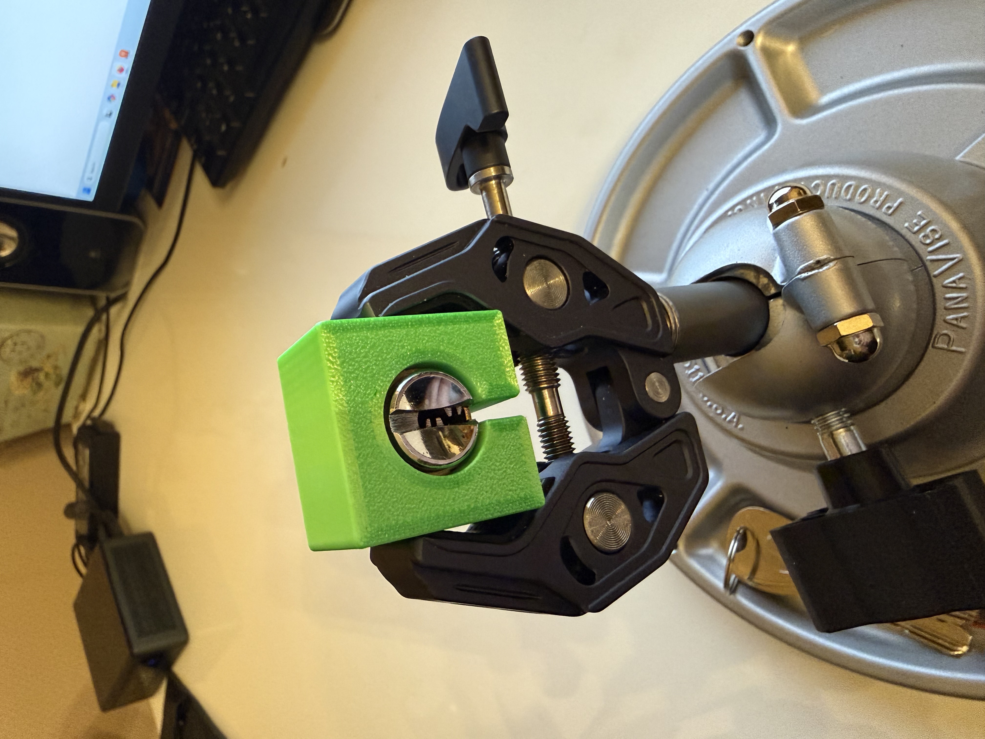 Lockman Megacross Core Holder