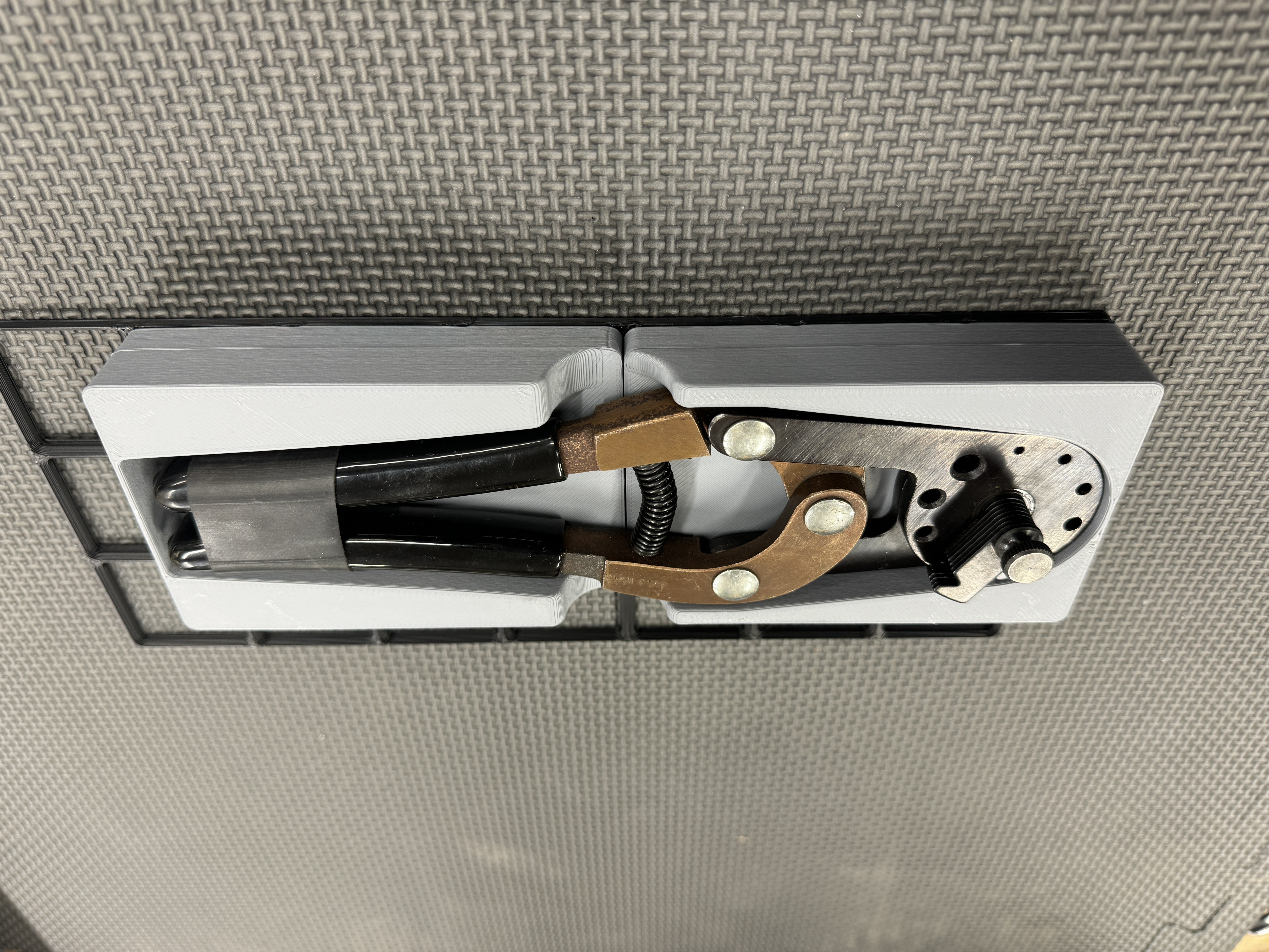 Aircraft Rivet Cutter Gridfinity Holder