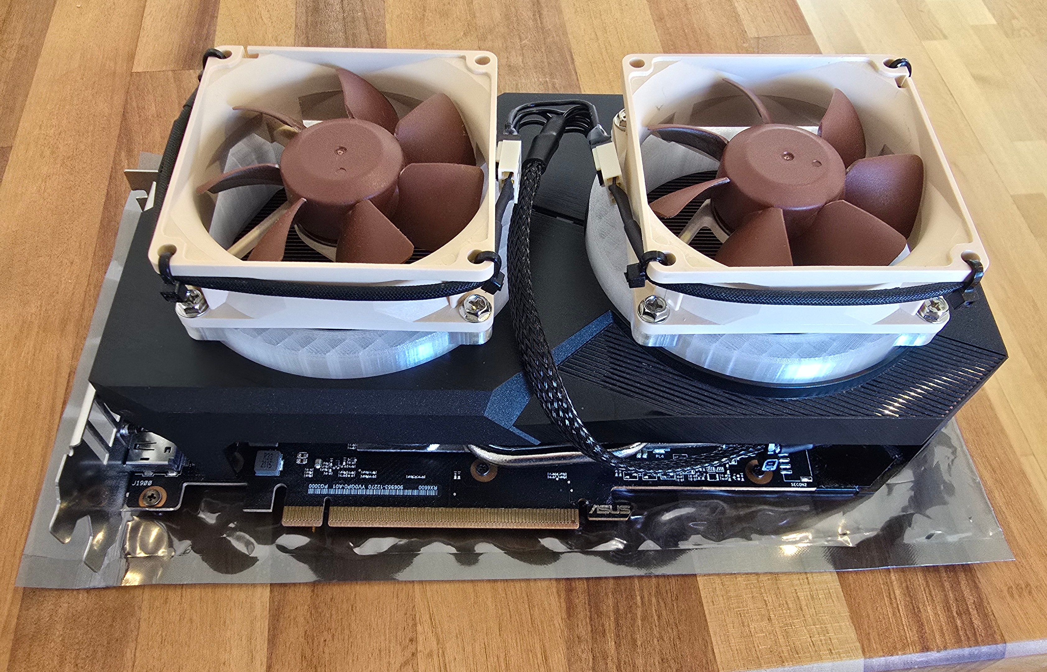 Asus Radeon RX6600 Dual 8GB 80mm fan adapter.