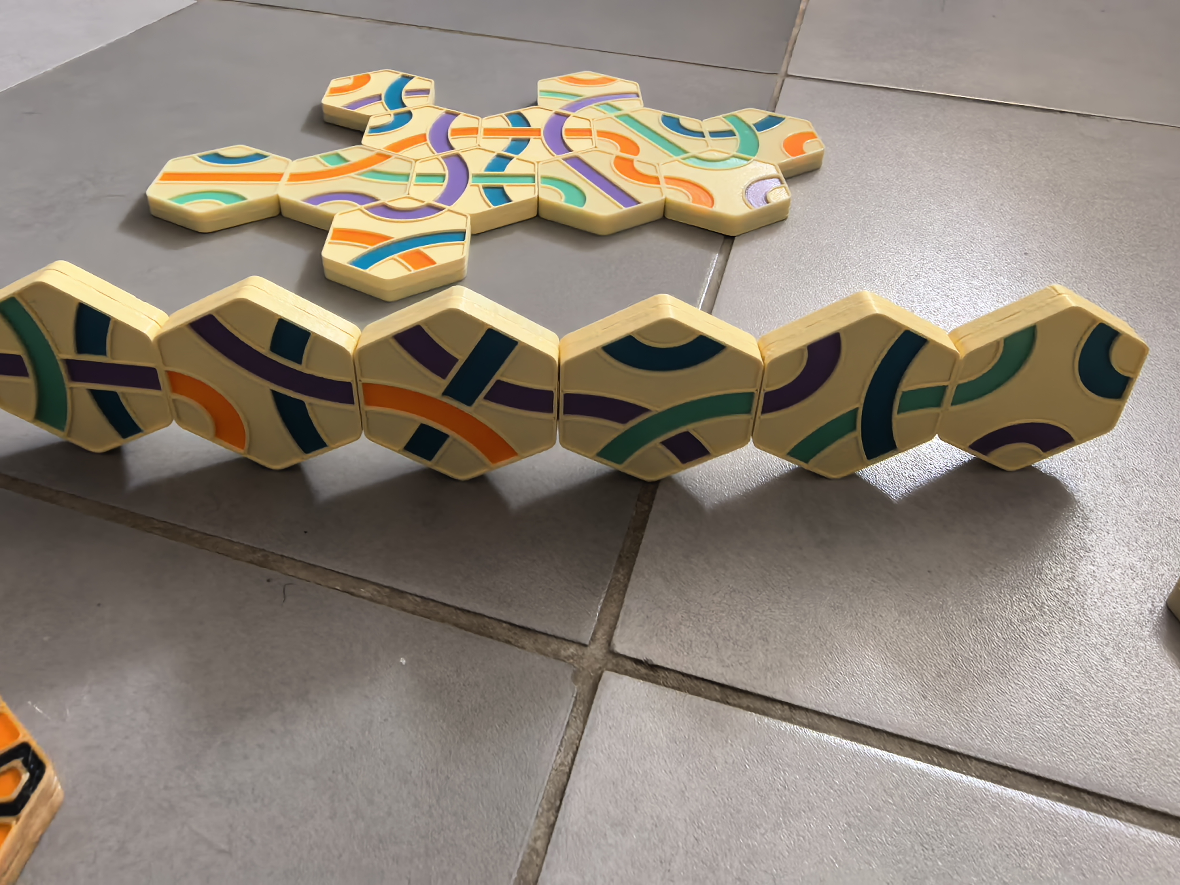 Tantrix boardgame with magnits