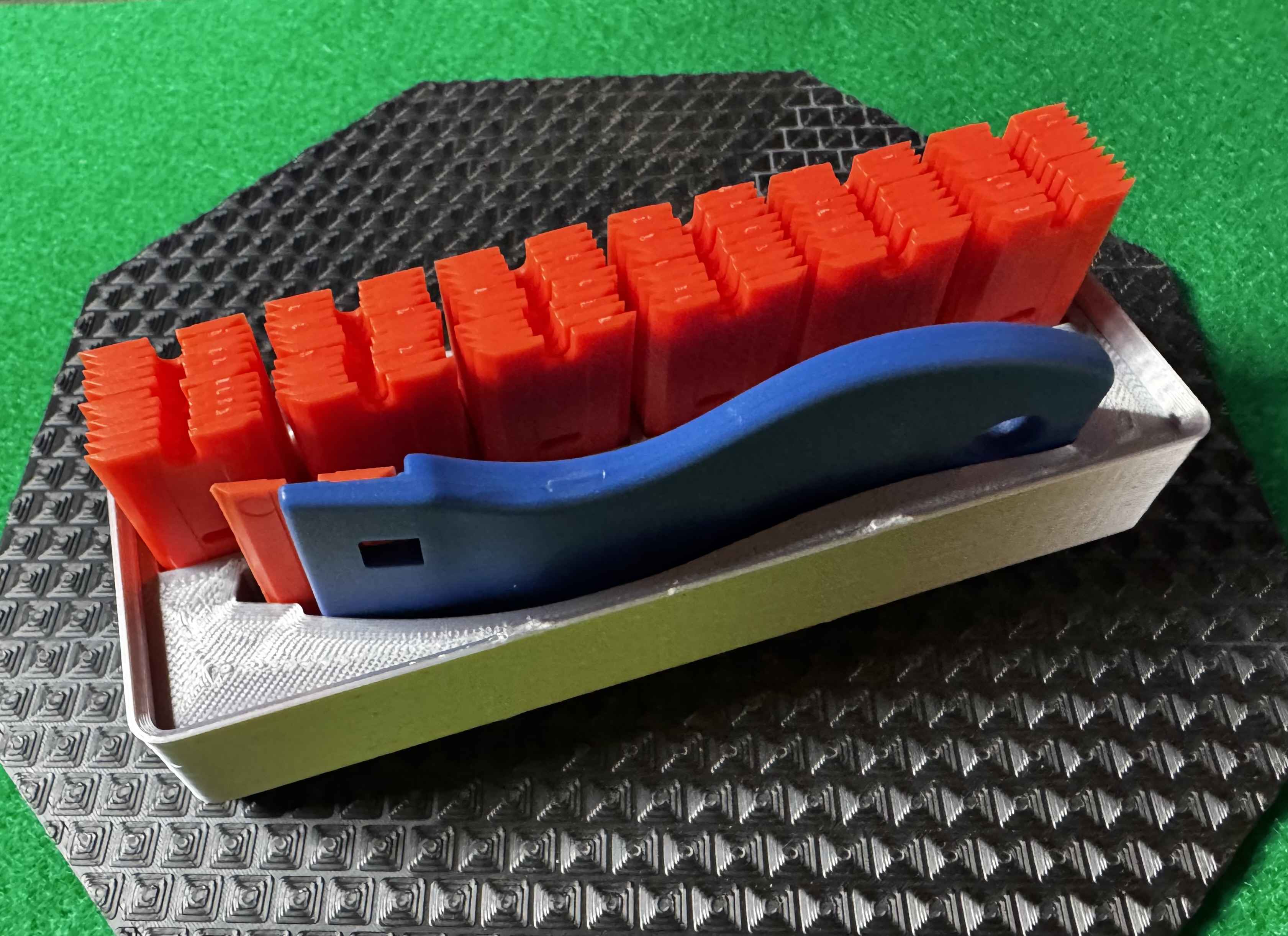 Gridfinity scraper and blade holder