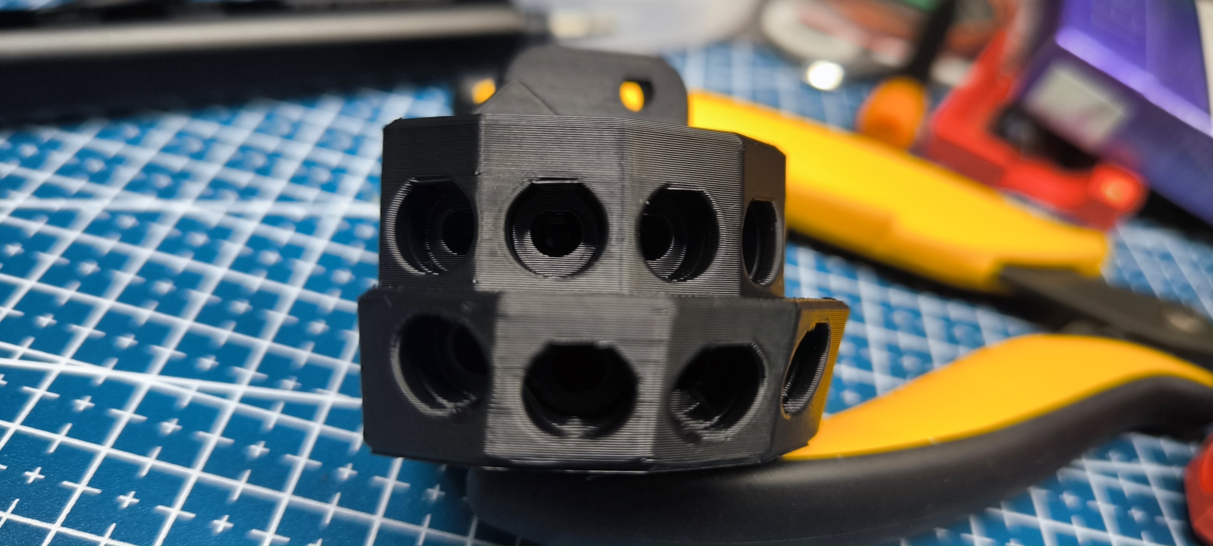 BoxTurtle 8 way hub