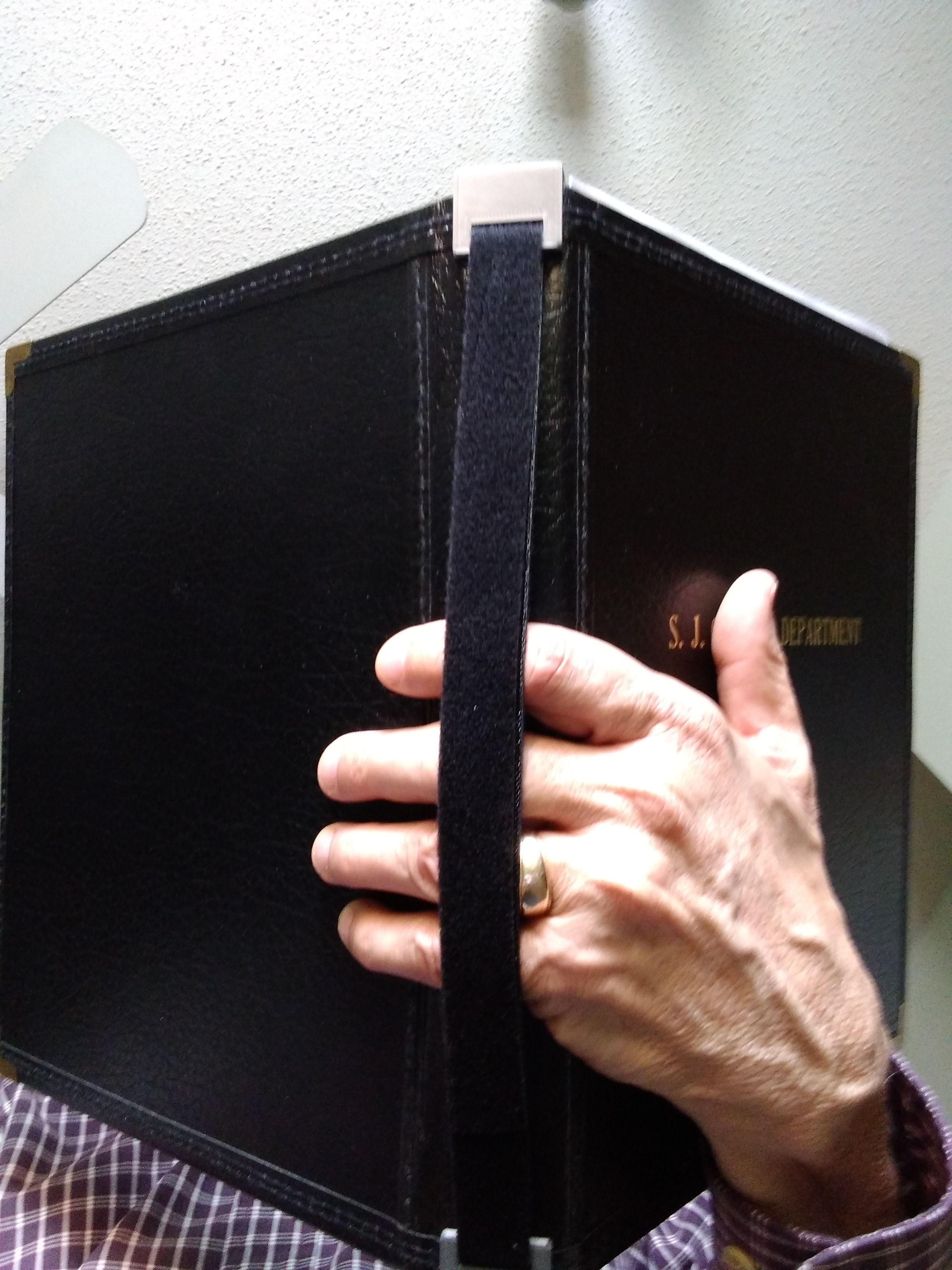 Music folder handle