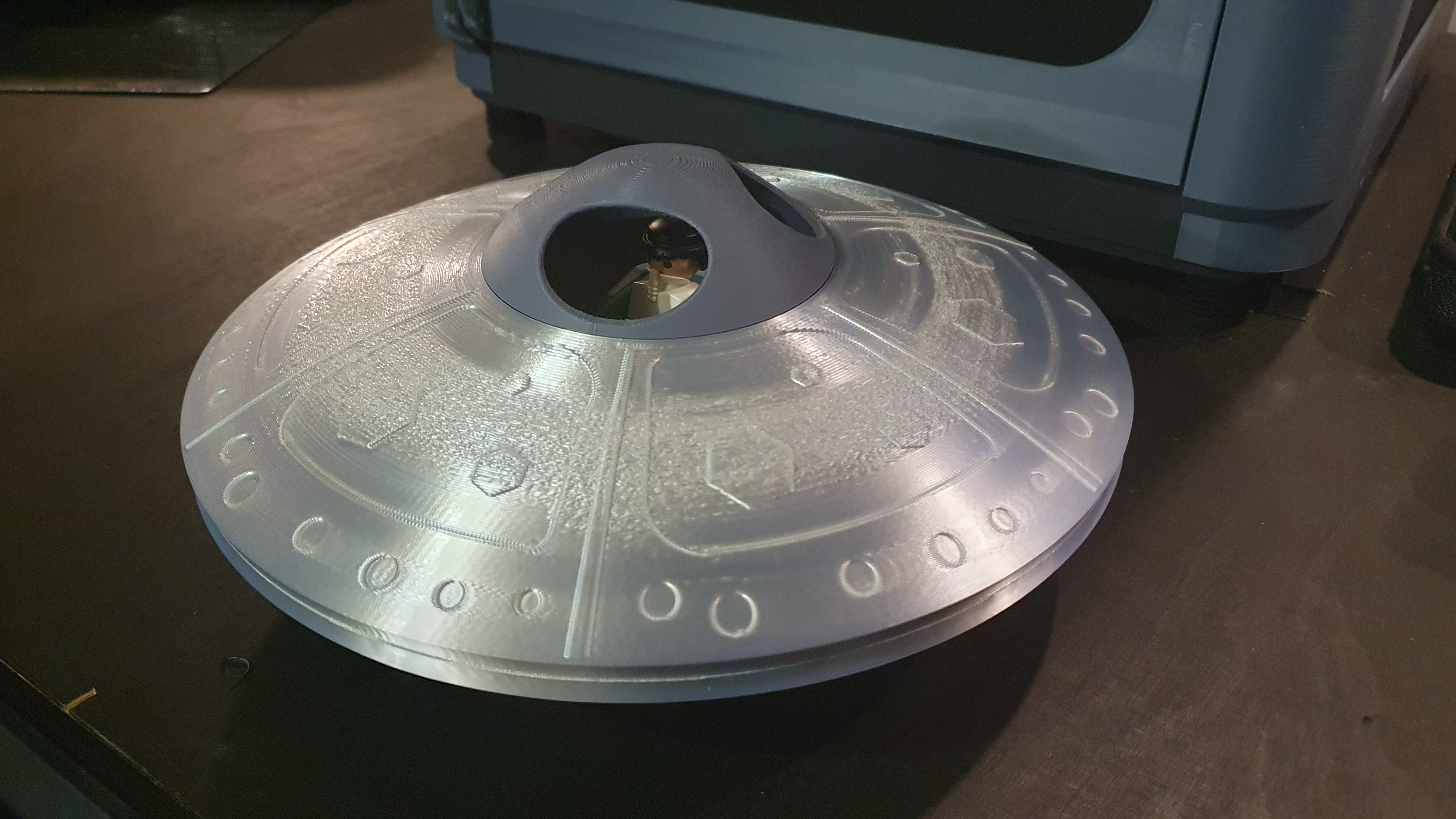 toy flying saucer