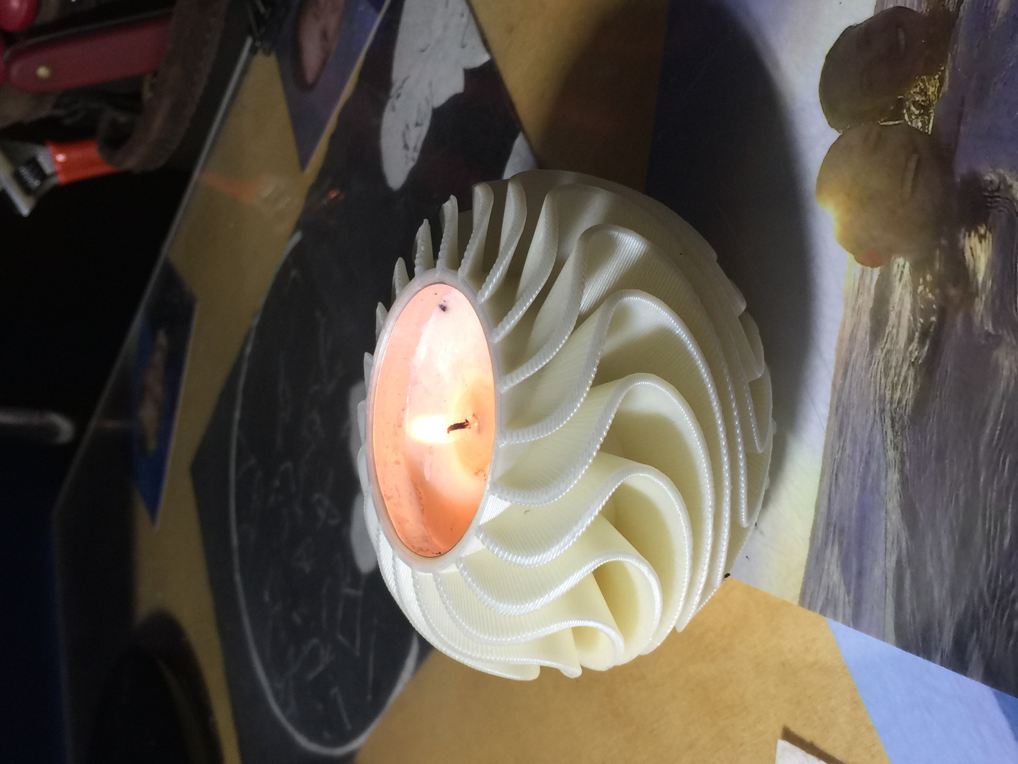 Votive/Tea light candle holder