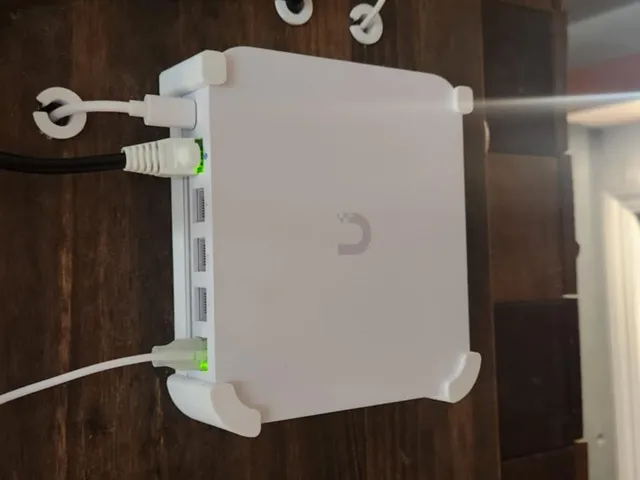 Cloud Gateway Max / UCG Max Vertical Wall Mount