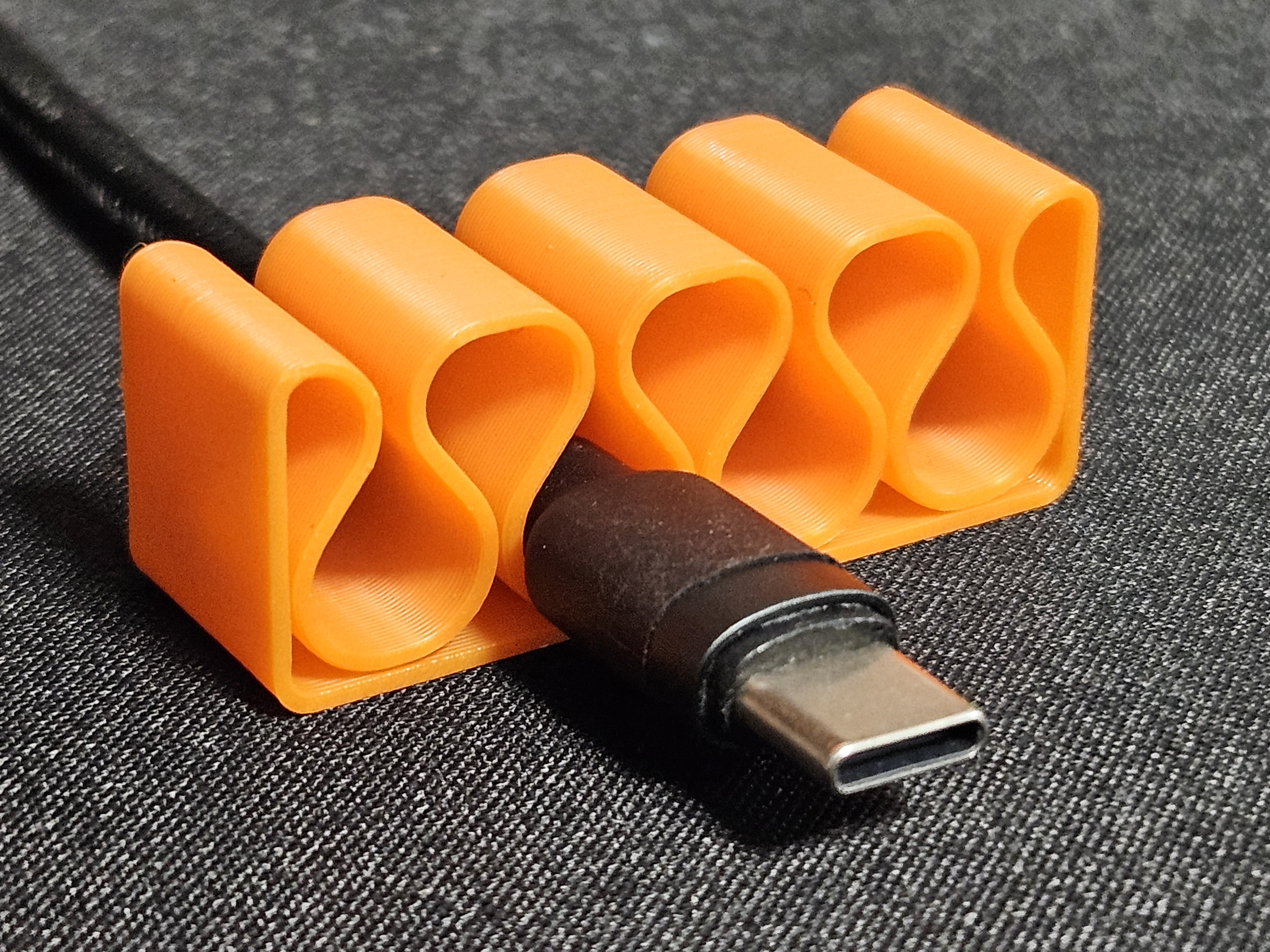 Parametric Universal Cable Holder (Vase Mode, Fast Print)