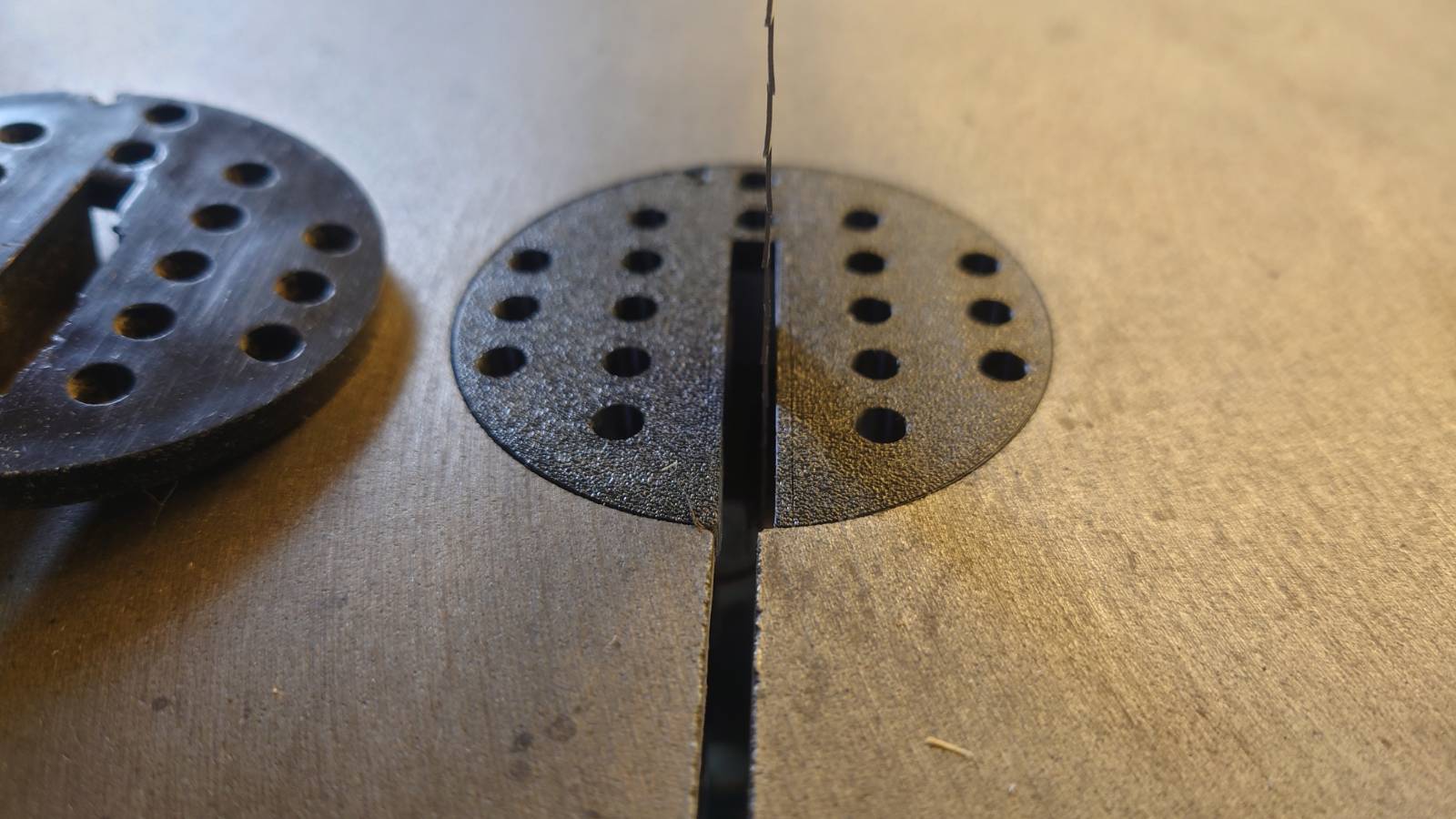 Miniatura 4 do modelo 3D Band Saw Table Insert