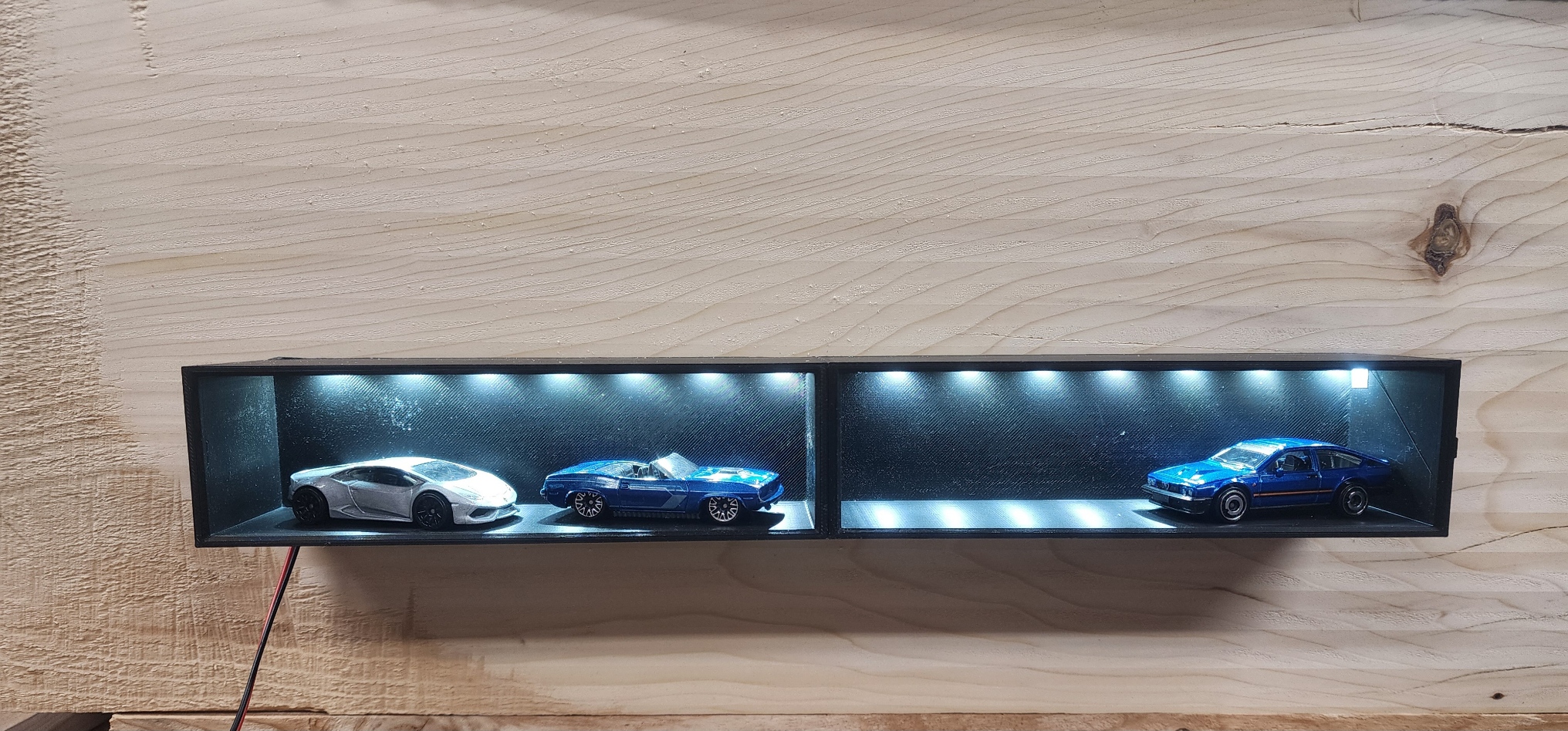Wall mounted display box for 1:64 scale cars and models