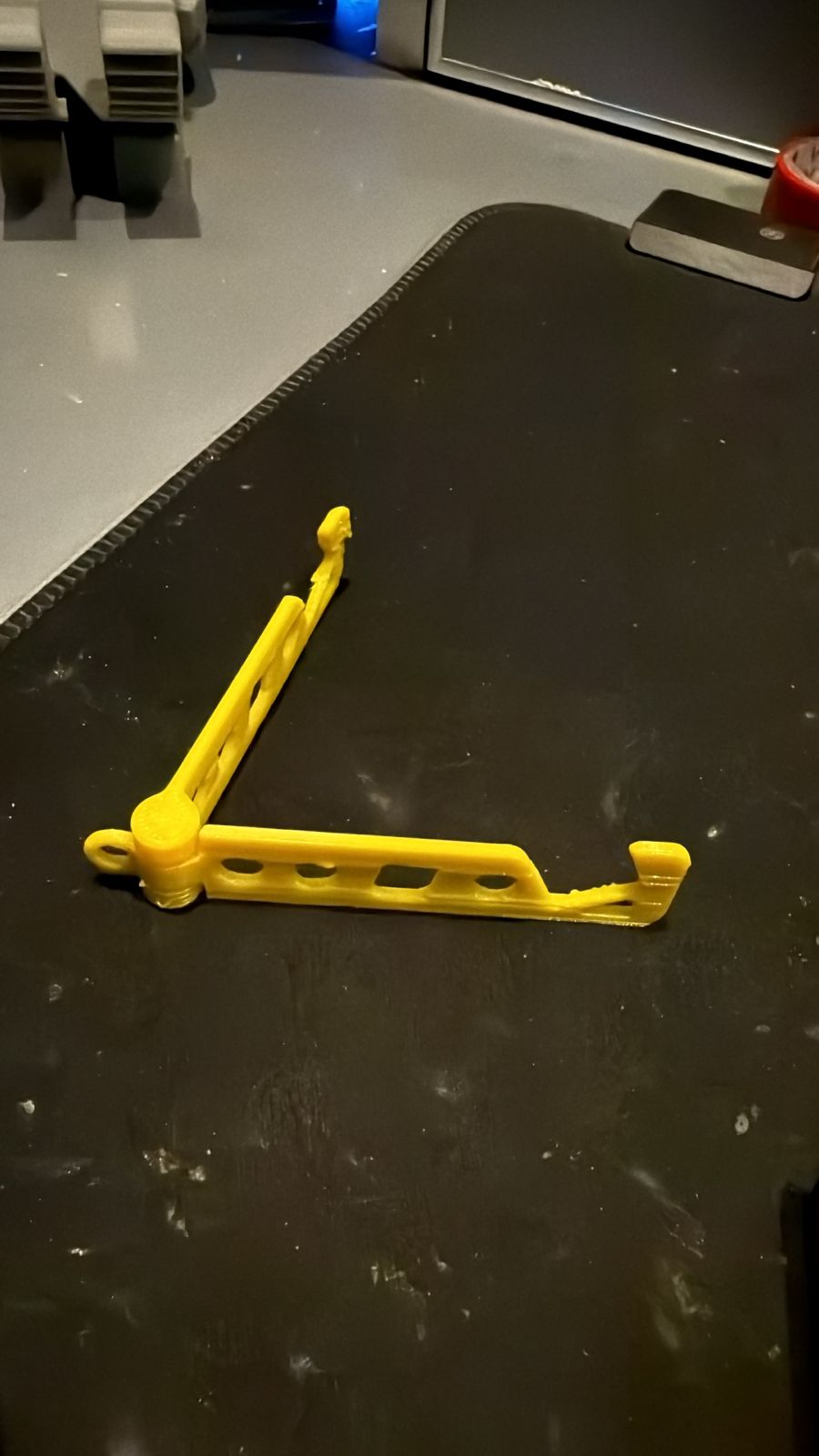 mobile stand keychain — thumbnail 2