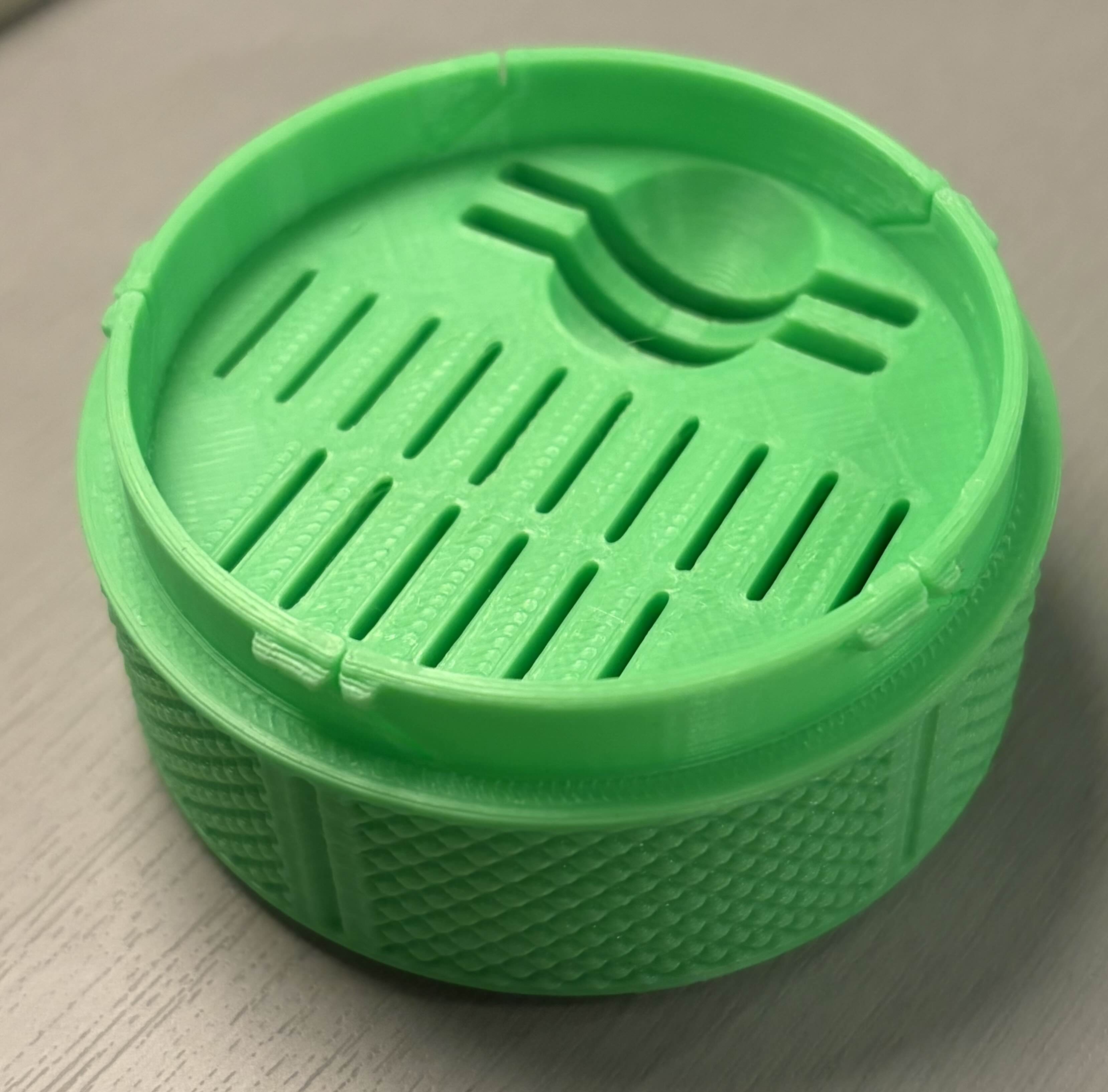 Twist and Click SD and Micro SD Card Container