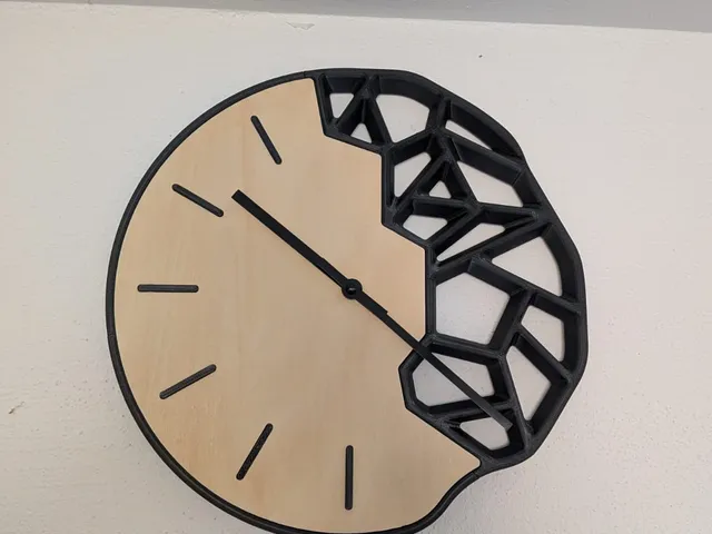Moderne Wanduhr