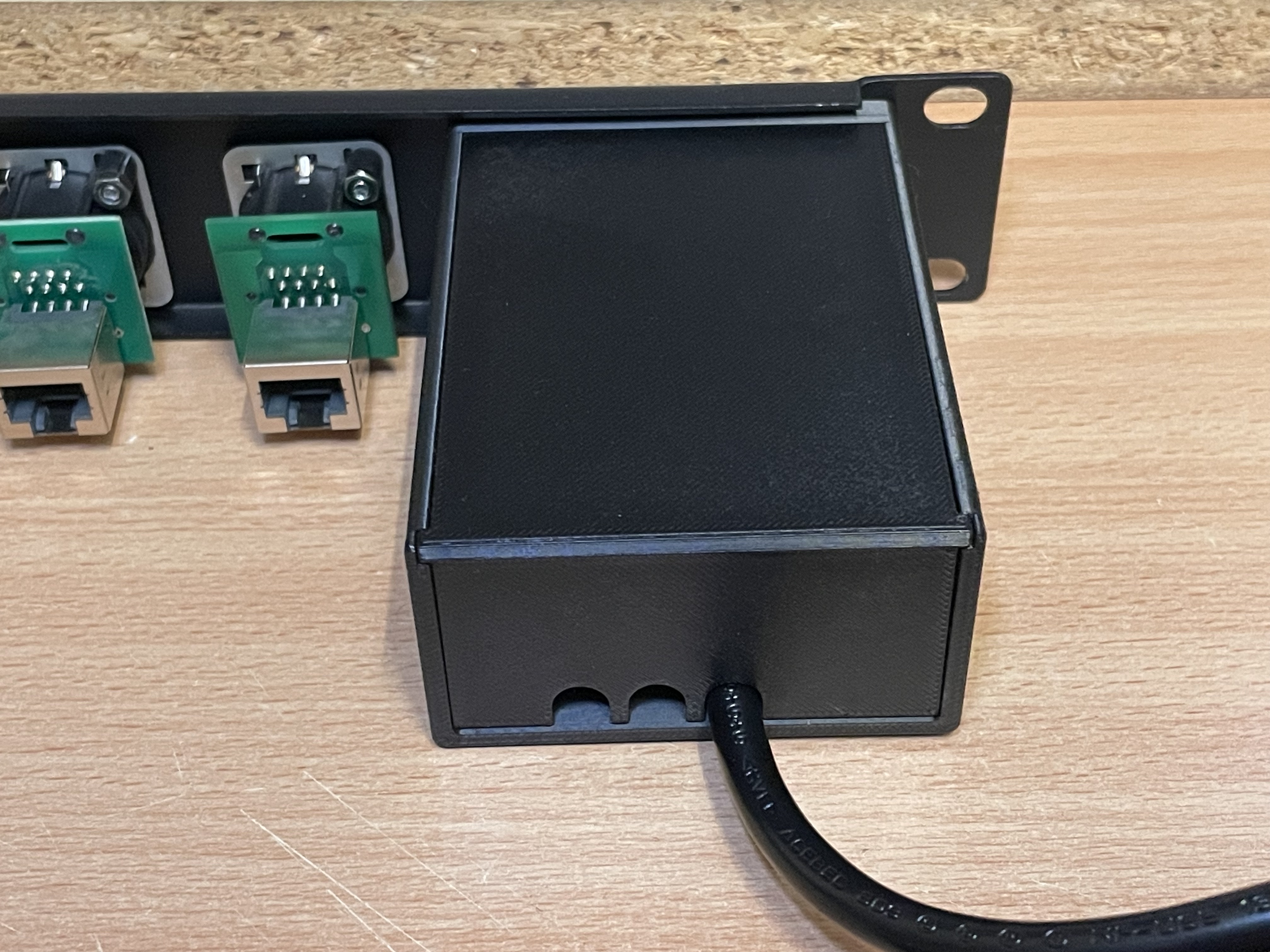 Rack Power Distributor — miniatura 2