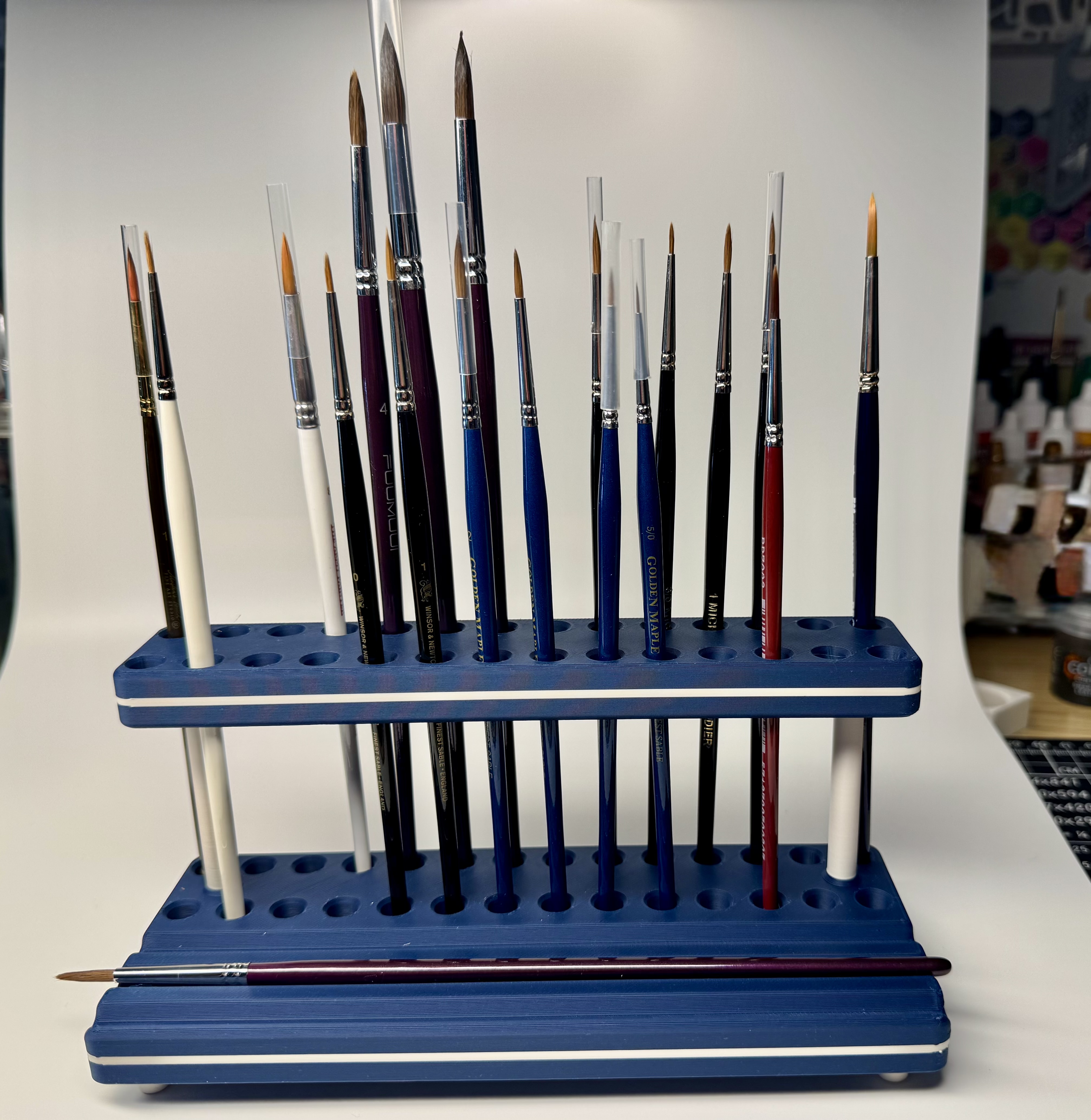 Paintbrush Holder & Phone Stand