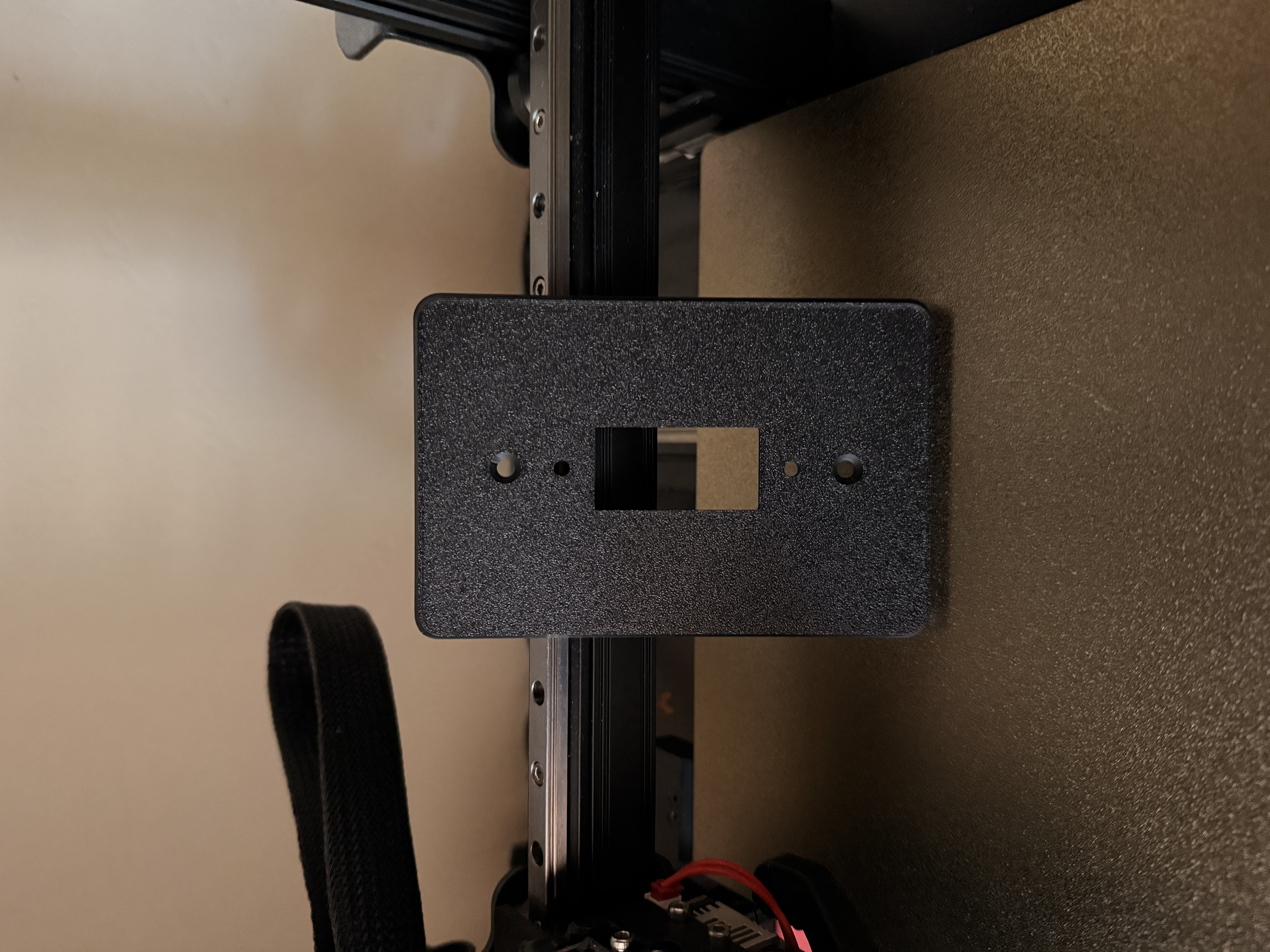 Miniatura 4 do modelo 3D Chamberlain 1 Button Light Switch Cover
