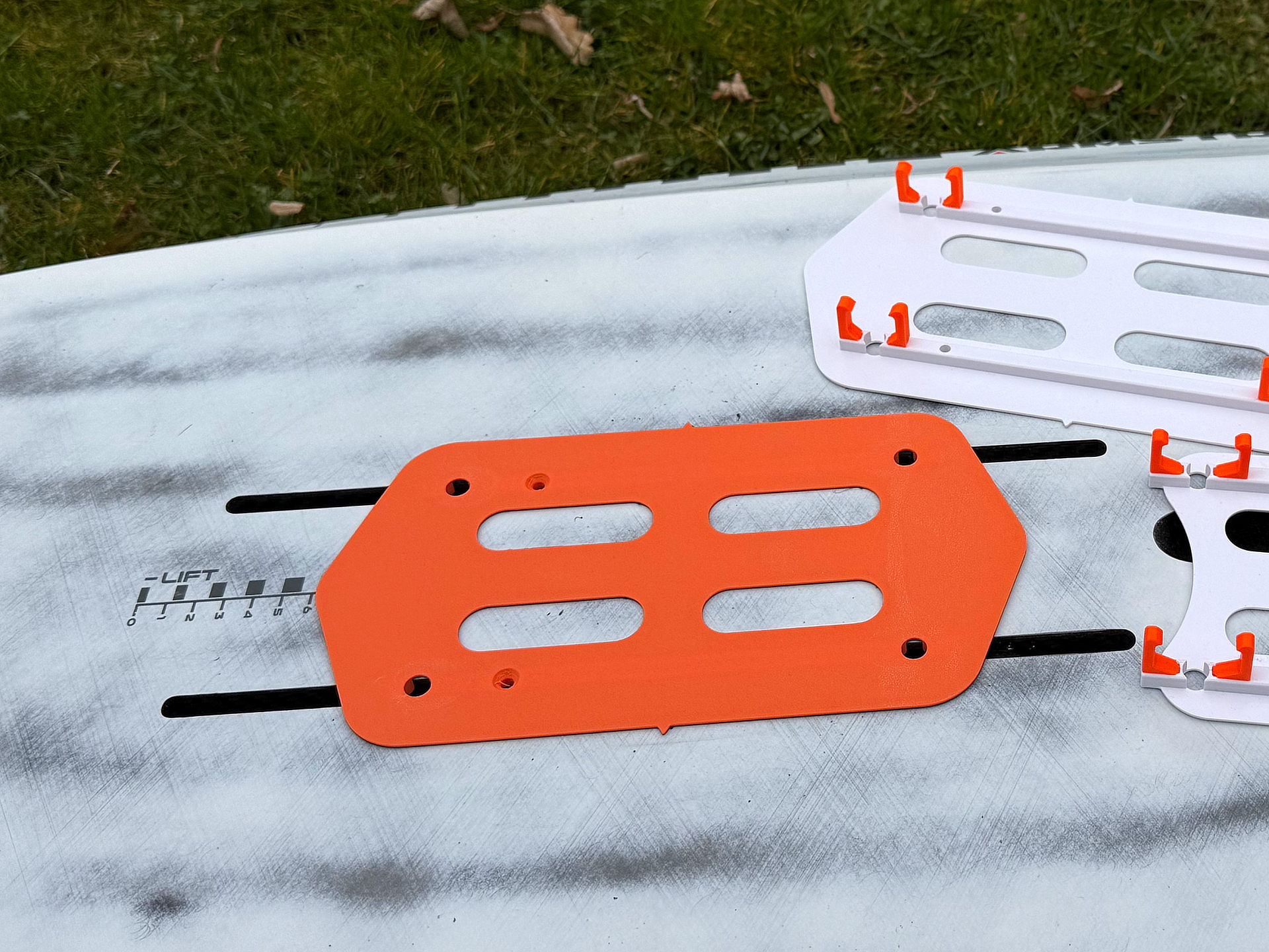 Foil mast mounting plate V2