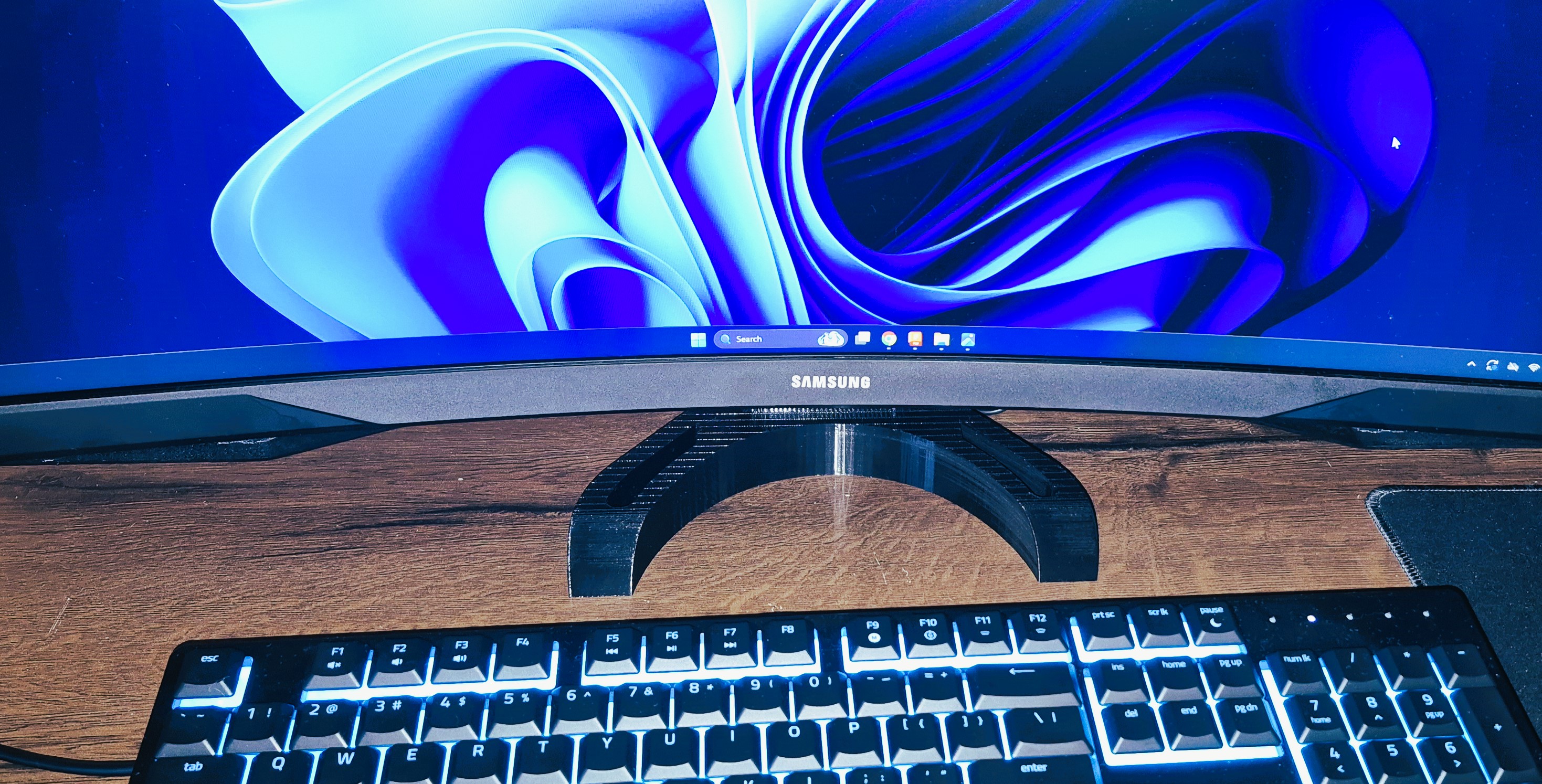 Samsung Odyssey Custom Shortened Monitor Leg with Angle Adjustment