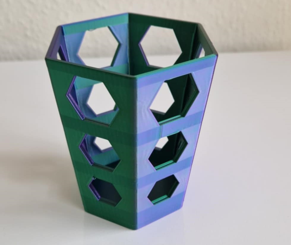 Miniatura 2 do modelo 3D Simple Penholder