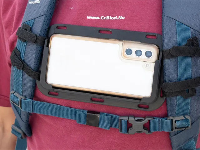 Phone chest mount (parametric)