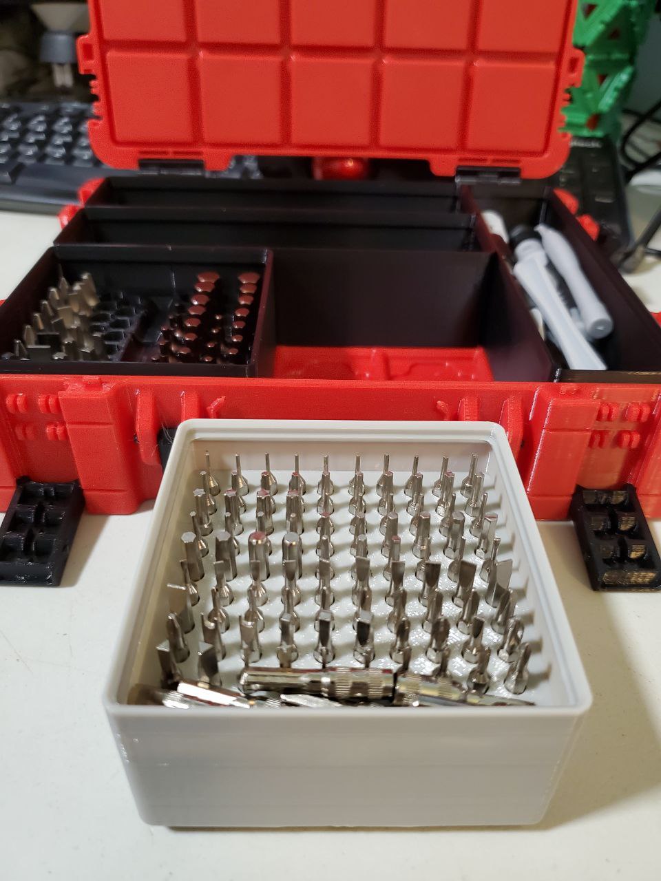 Gridfinity 2x2 screwdriver 4mm hex bit holder stackable version