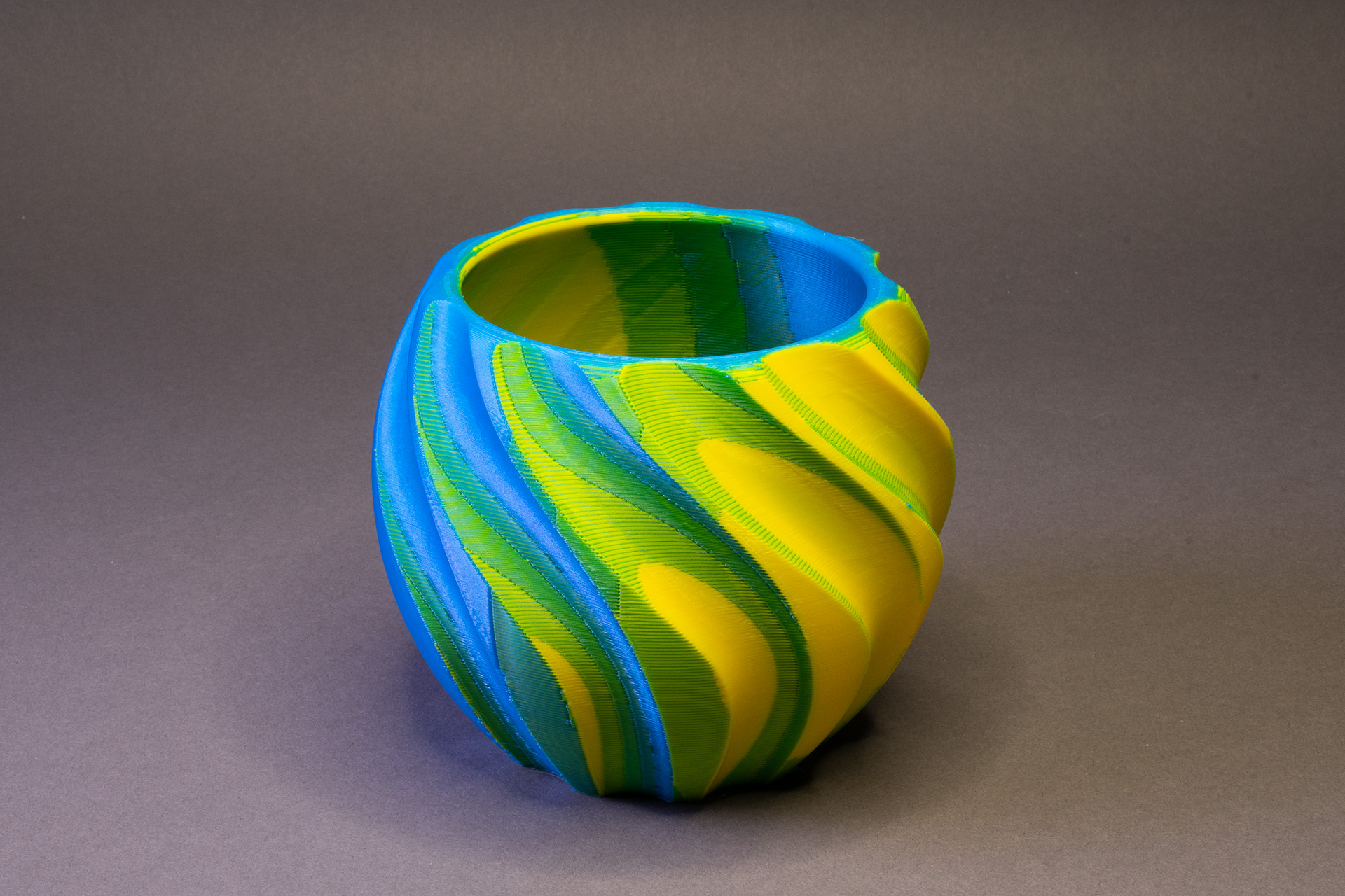 Spiral Plant Pot - ColorMix shading