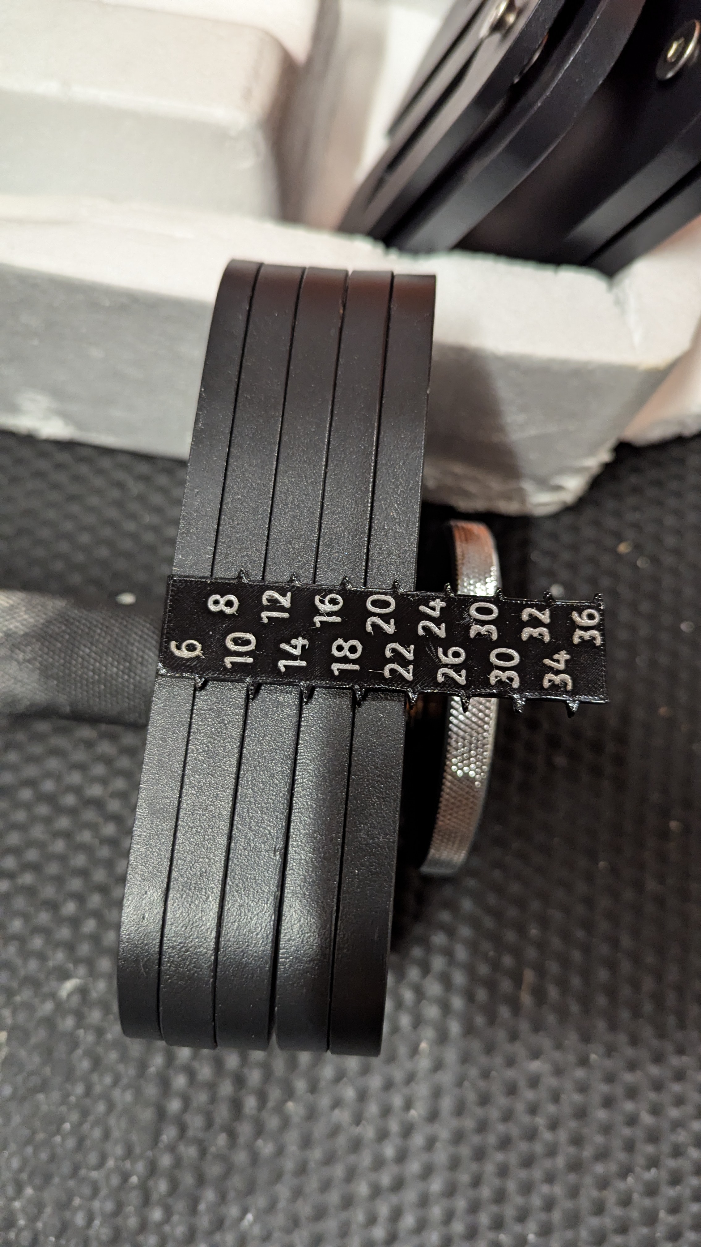 Eisenlink Adjustable Dumbbell Weight Ruler — thumbnail 2