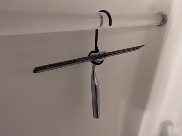 Squeegee Loop