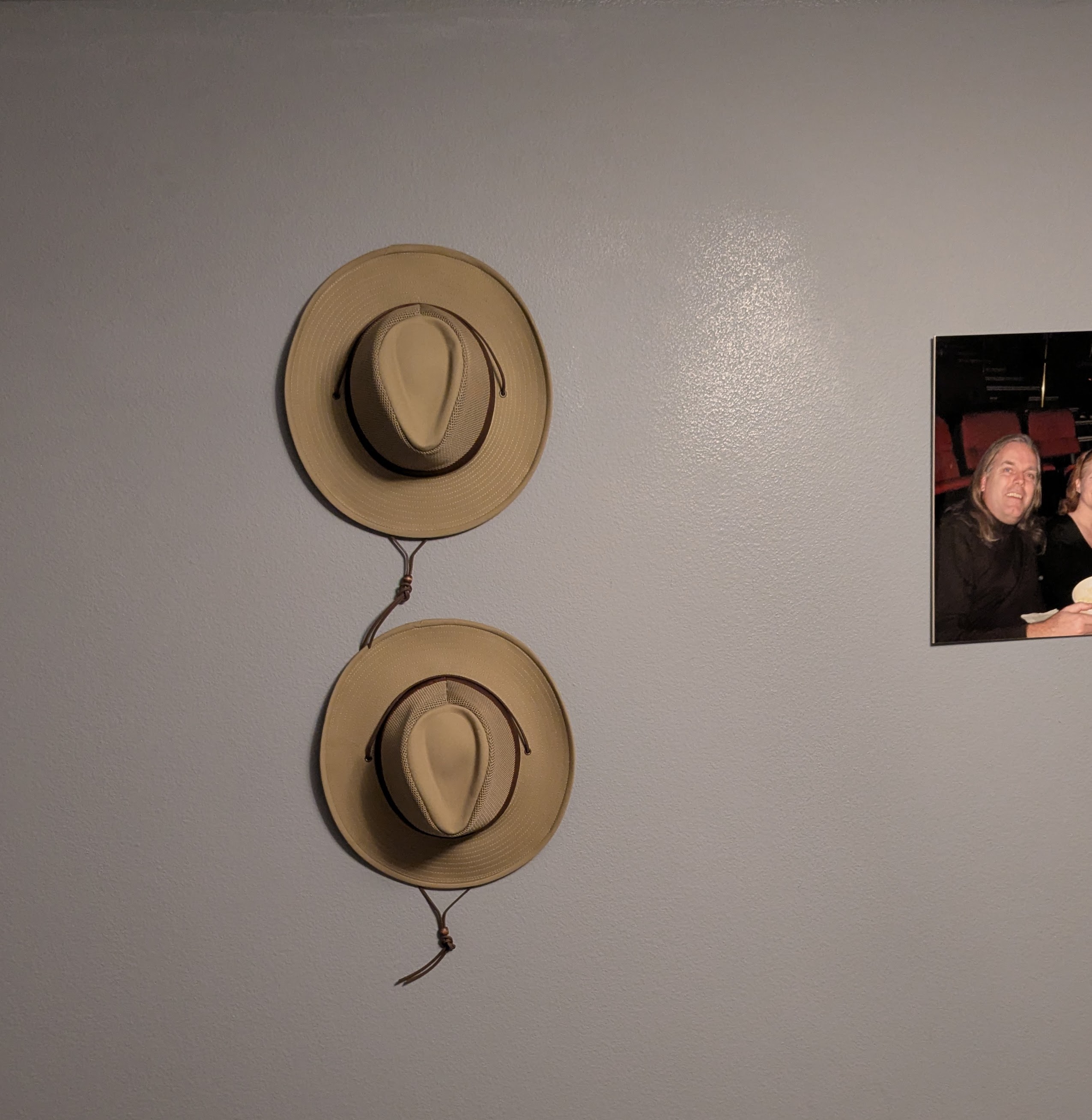 Hat hanger, 2 sizes - easy to print