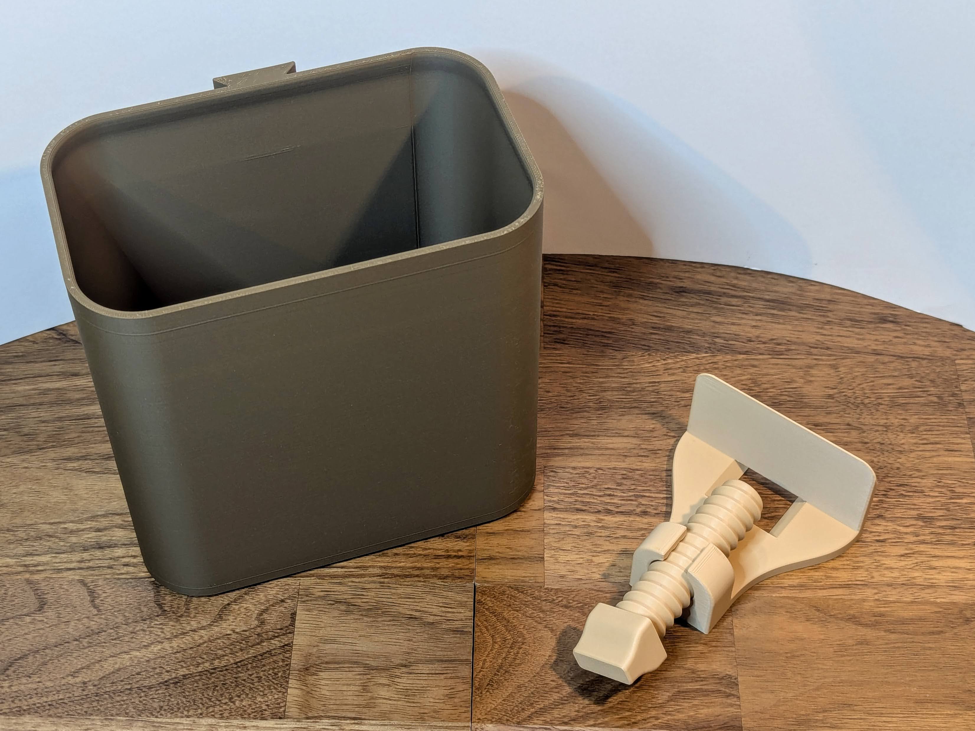 Miniatura 2 do modelo 3D Desk Trash Bin
