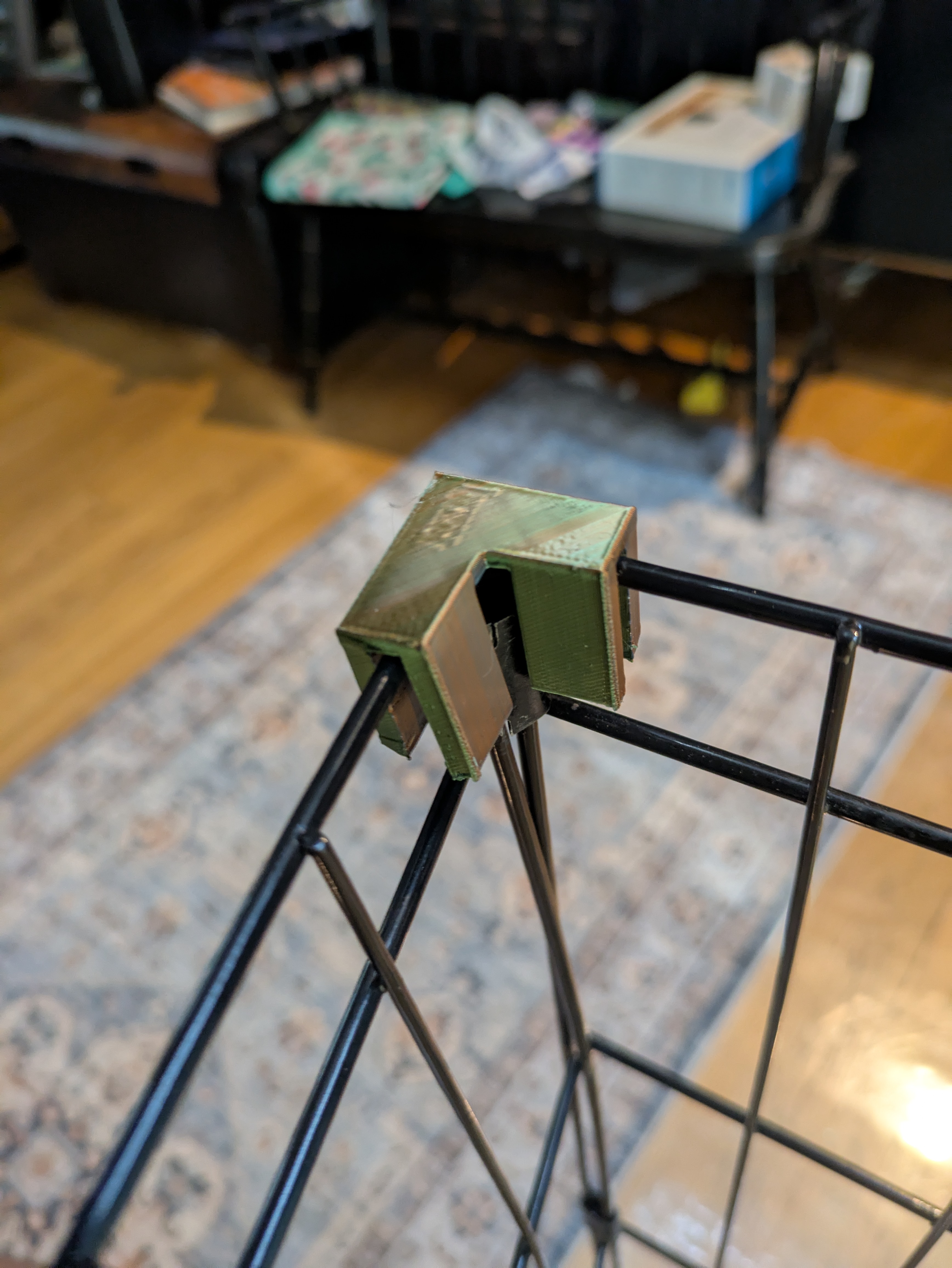 Puppy play pen angle clips