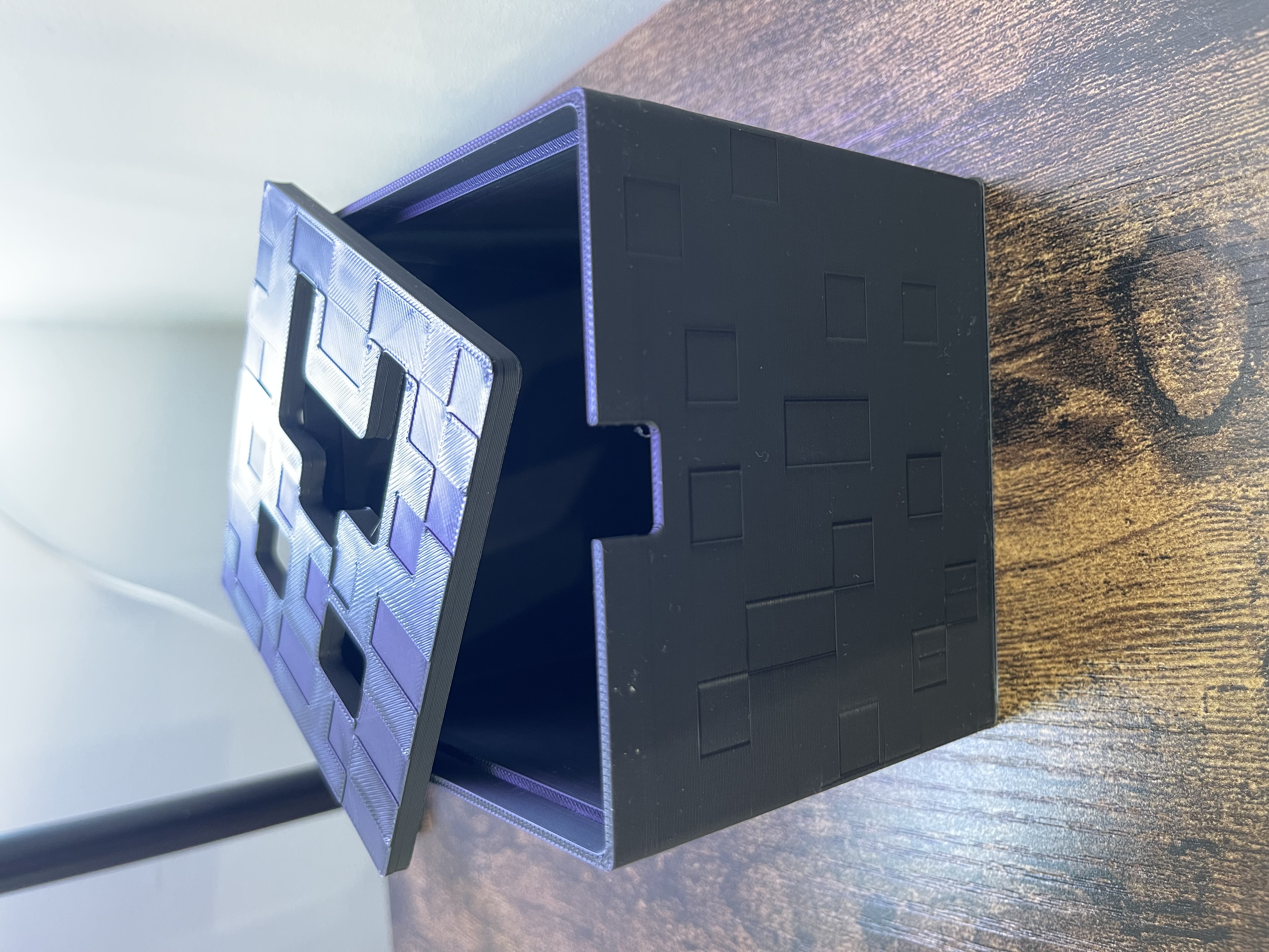 Miniatura 2 do modelo 3D Creeper Storage Box – Minecraft-Inspired Container