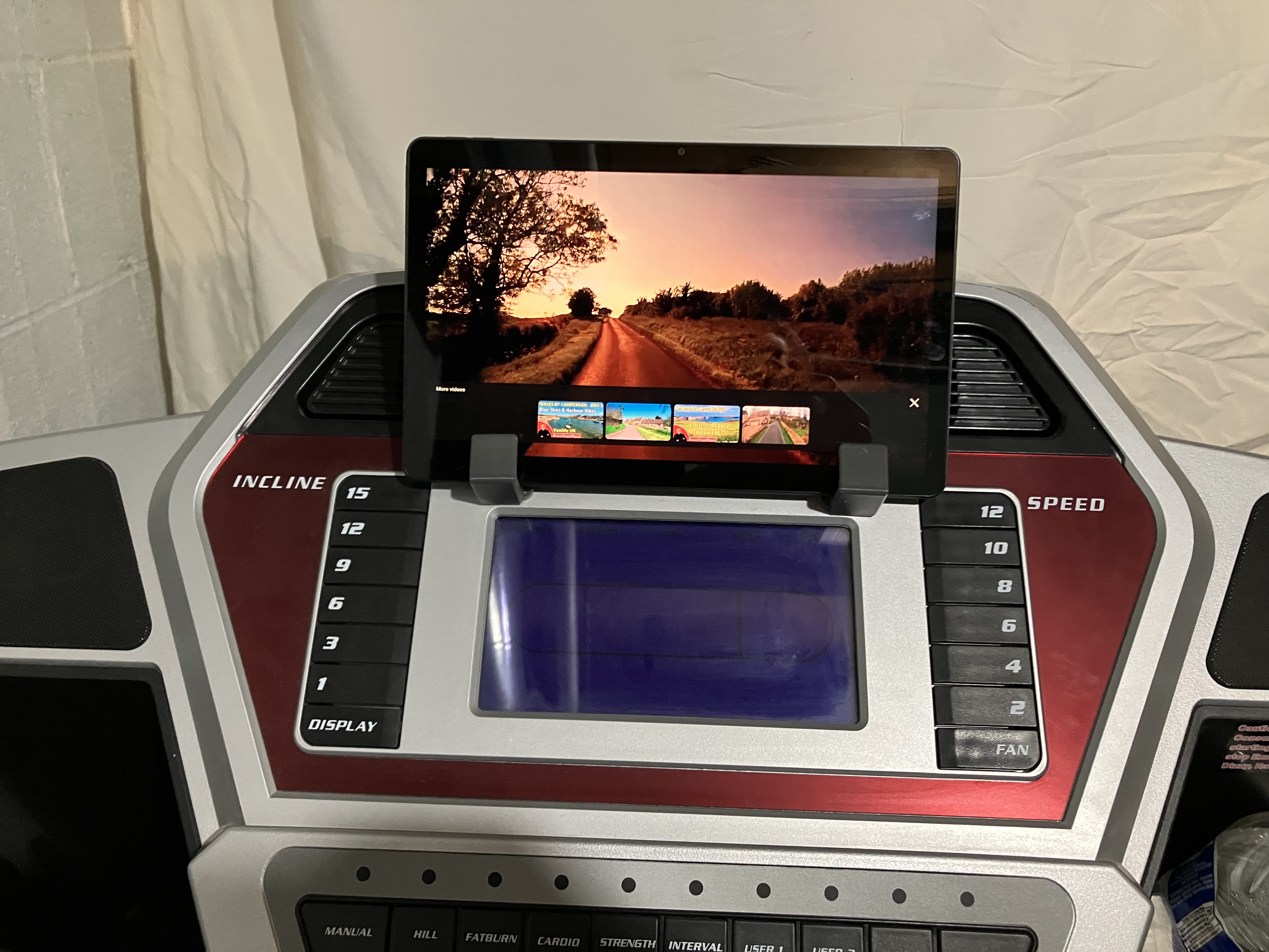 Treadmill laptop/tablet holder hooks