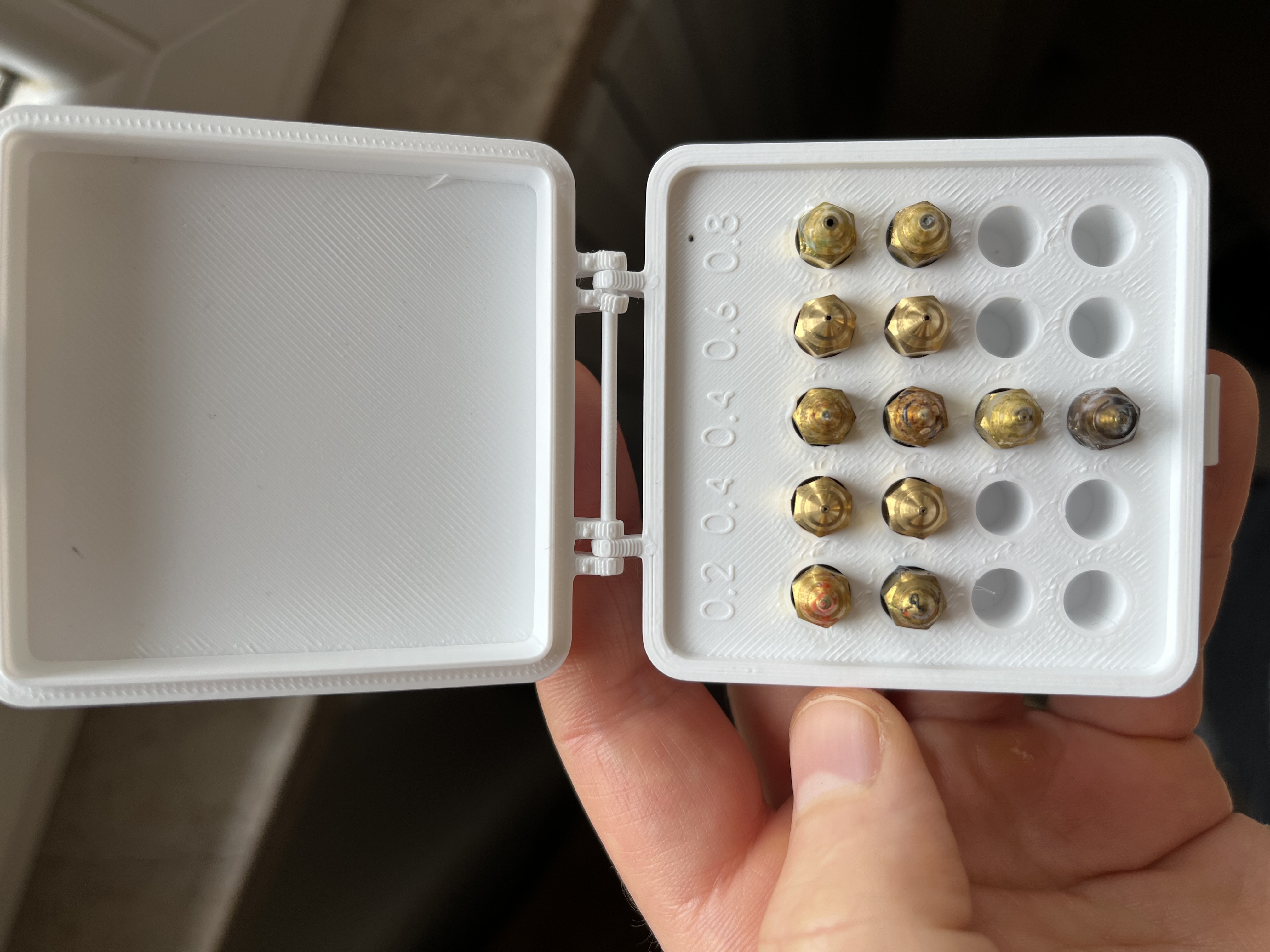 Nozzle storage box (with diameter)
