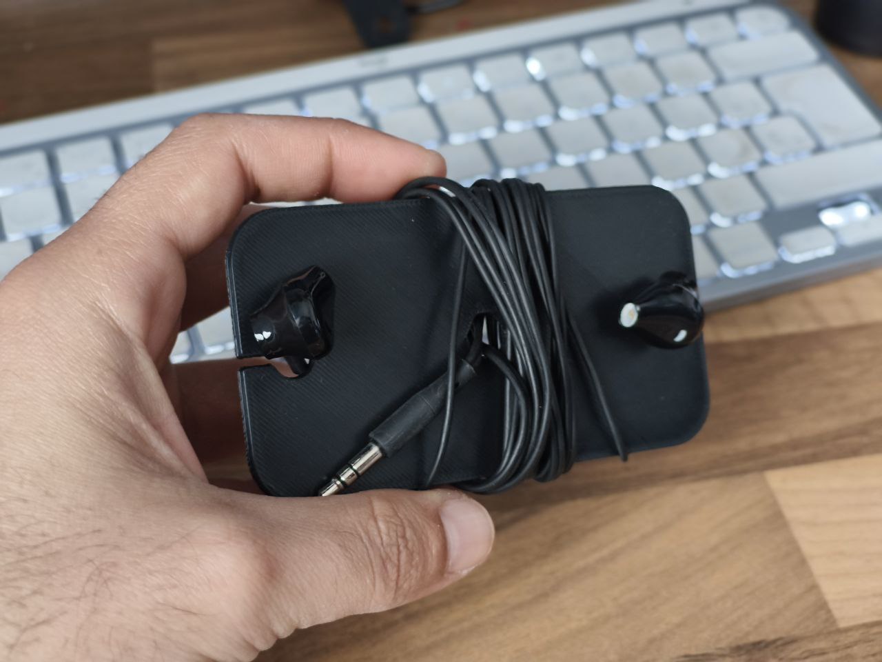 Shark Cable Bone - Tangle-Free Cord Winder