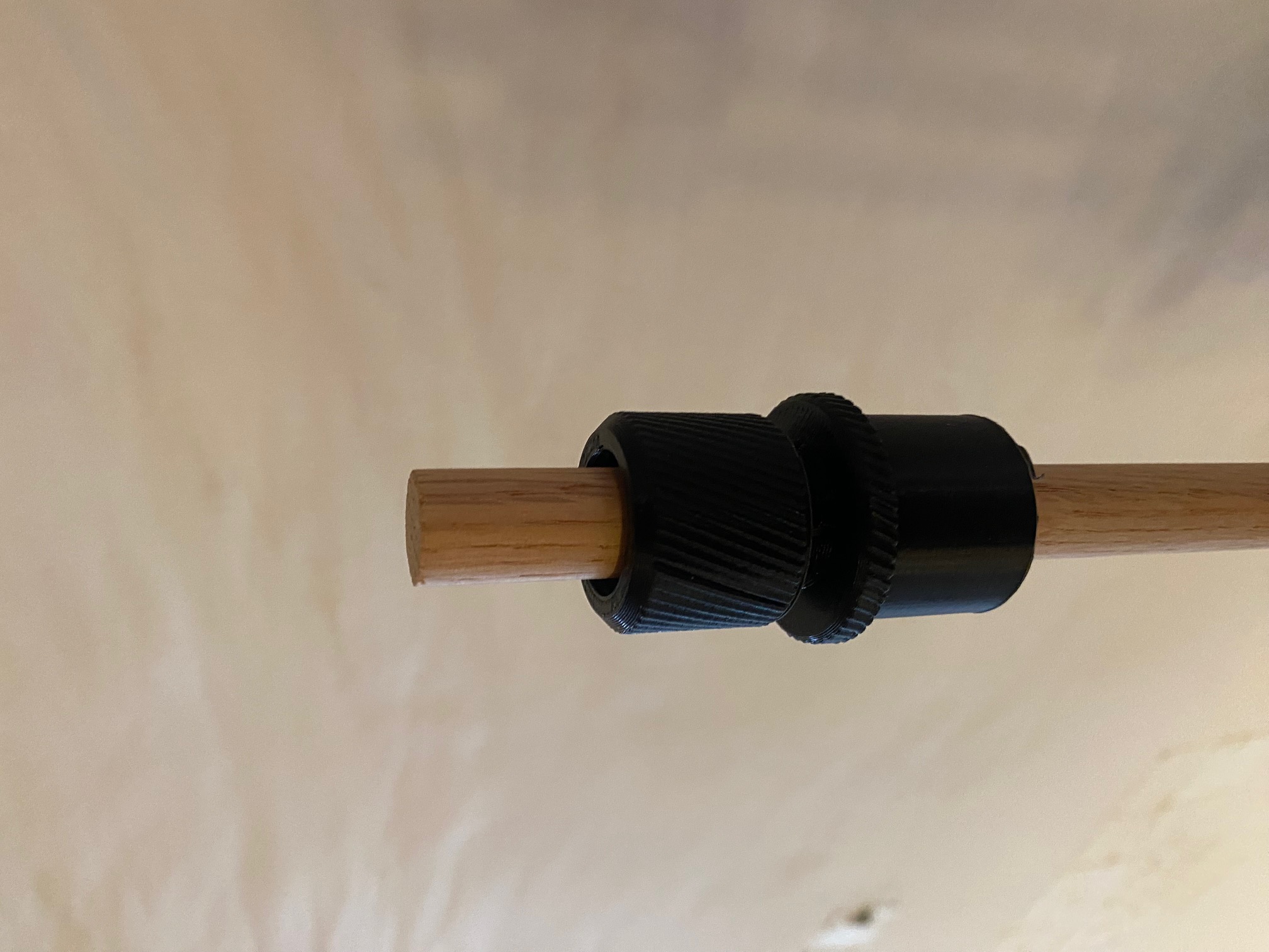 Parametric dowel chuck