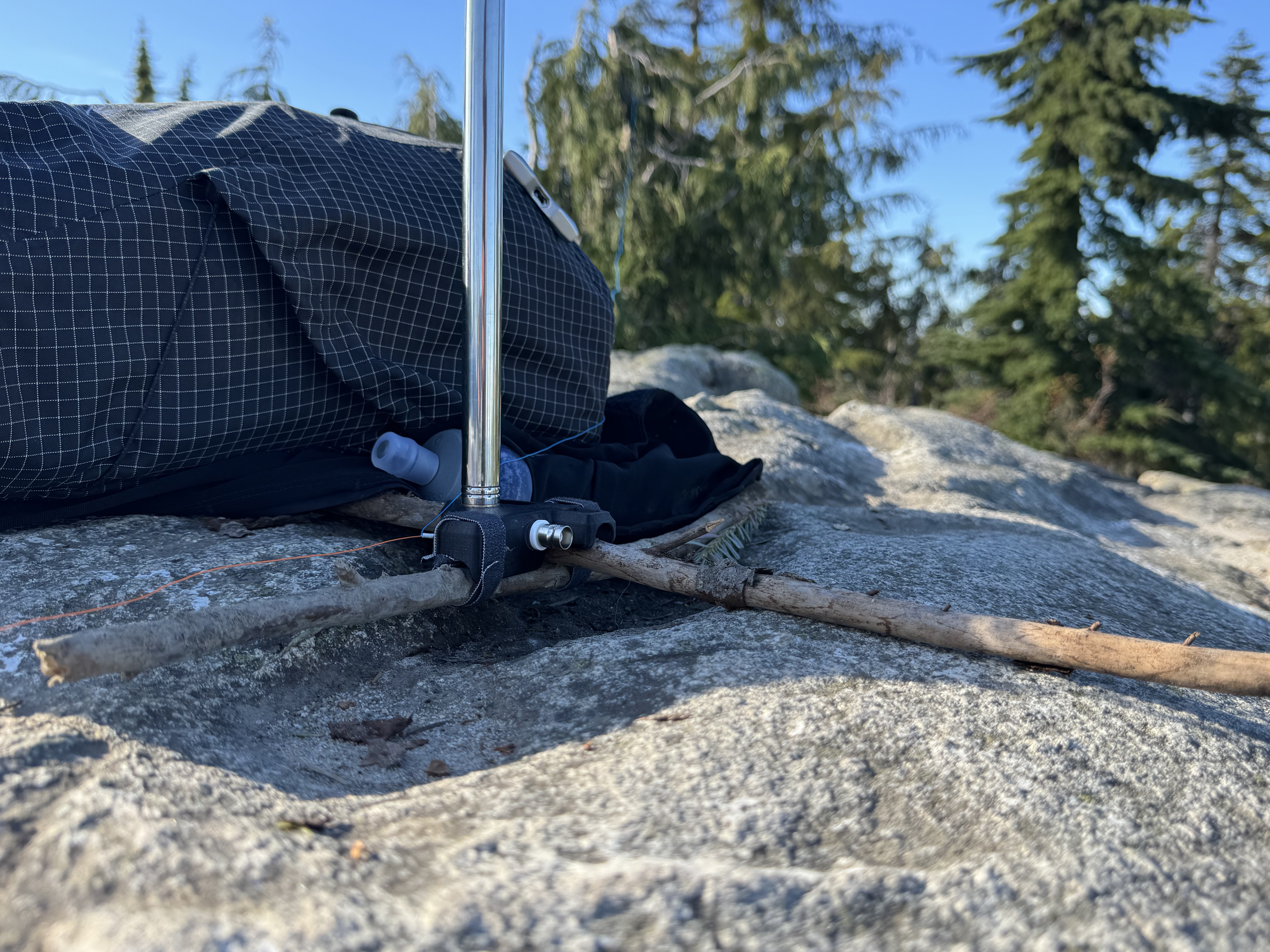 VE7ZAX - Whip Antenna Trekking pole mount for SOTA quarter wave 5.6m Vertical