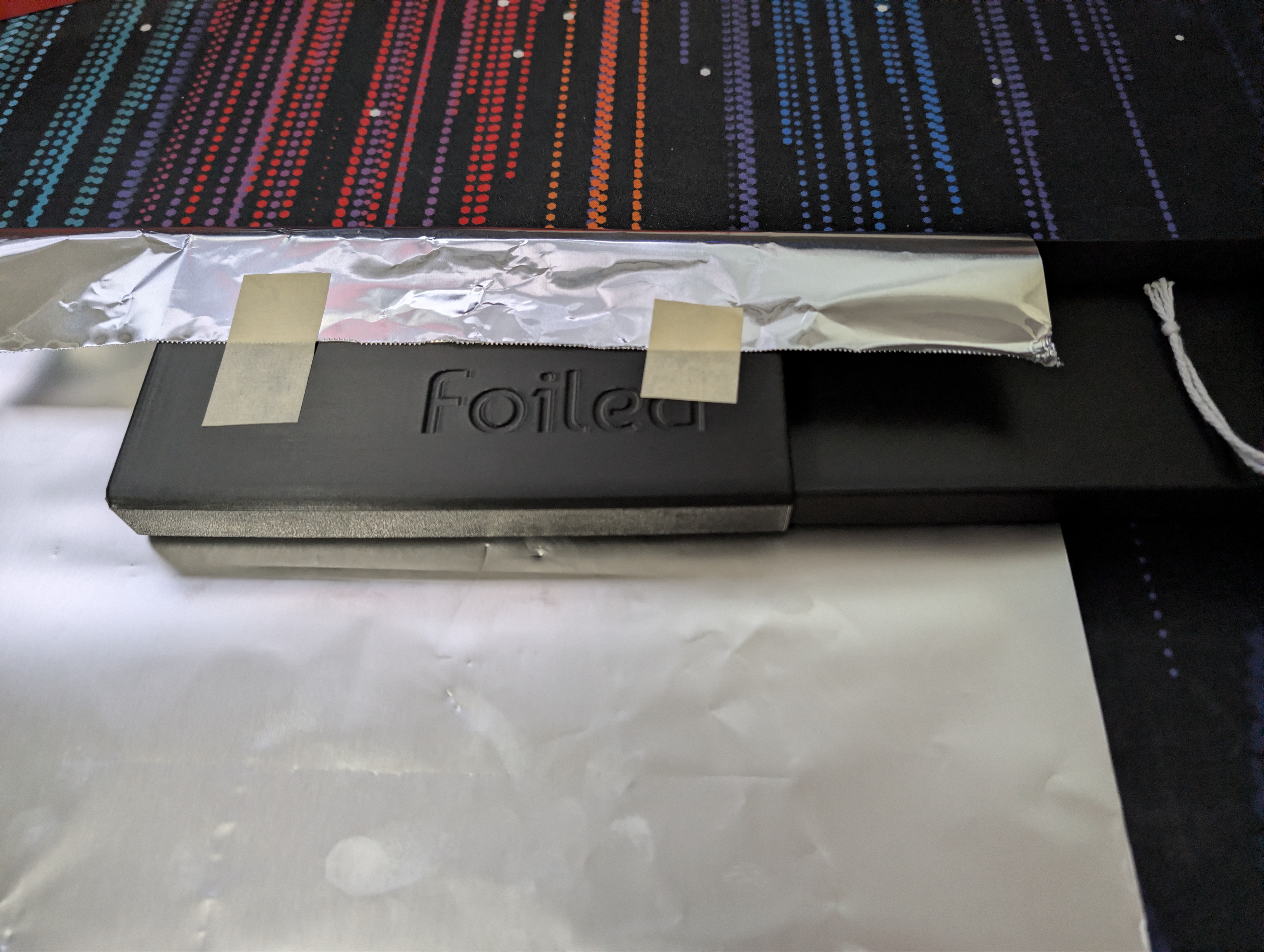 Foiled | A quick and functional Faraday Cage for your Mobile Device or Keys — miniatura 4