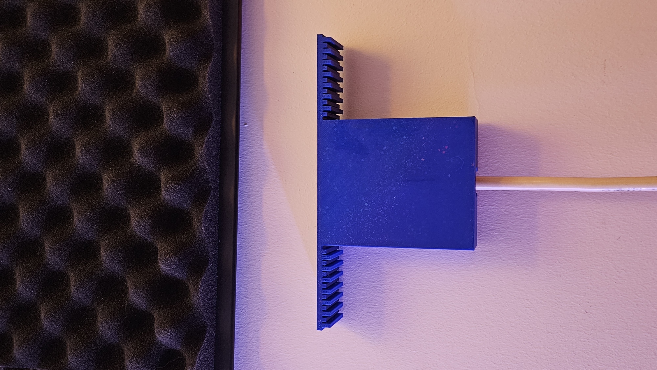 Miniatura 5 do modelo 3D Wall Socket Frame & Mini Shelf