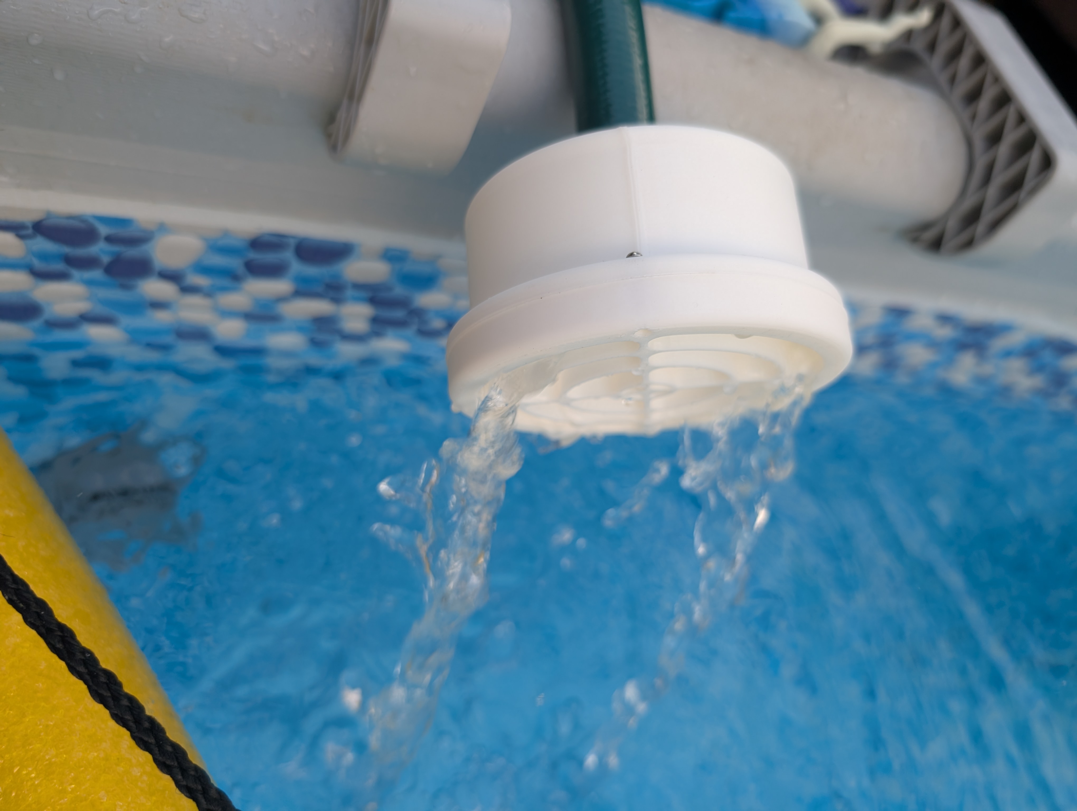 Chlorine holder for Pool