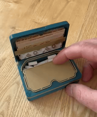 insert: little box with lid