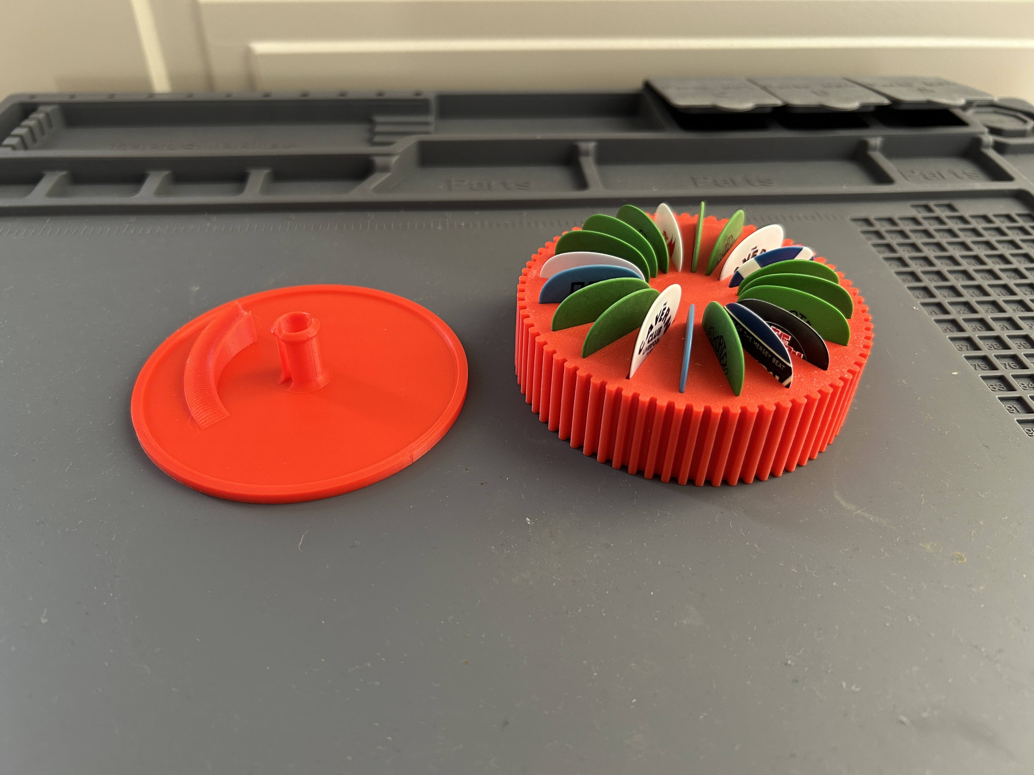Guitar pick holder
