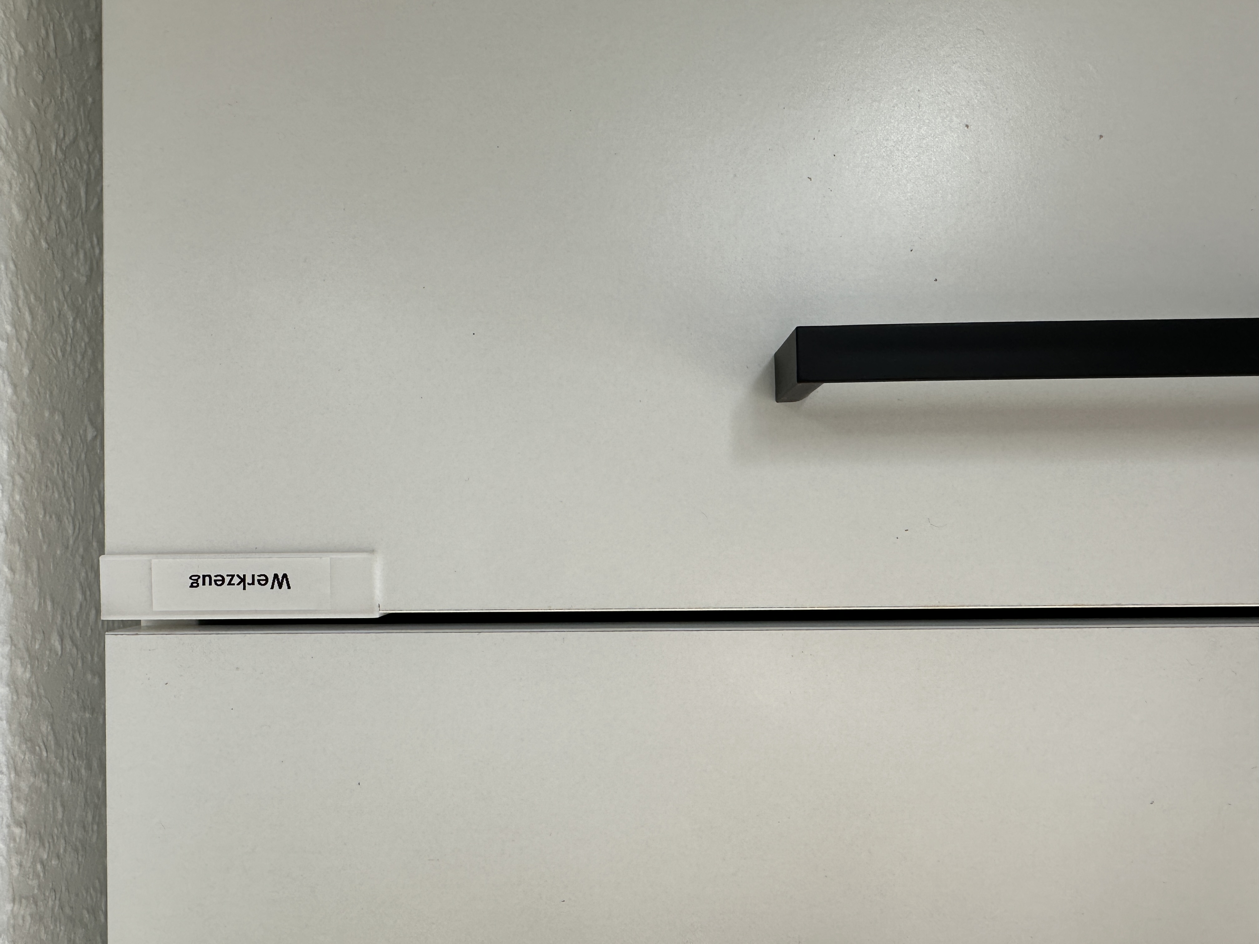 Label Tag for Drawers and Cabinet Doors (15 mm Wood Thickness) - clip-on - without glue or screws! - Etikettenanhänger für Schubladen und Schranktüren (15 mm Holzstärke) – zum Aufstecken – ohne Kleber oder Schrauben!