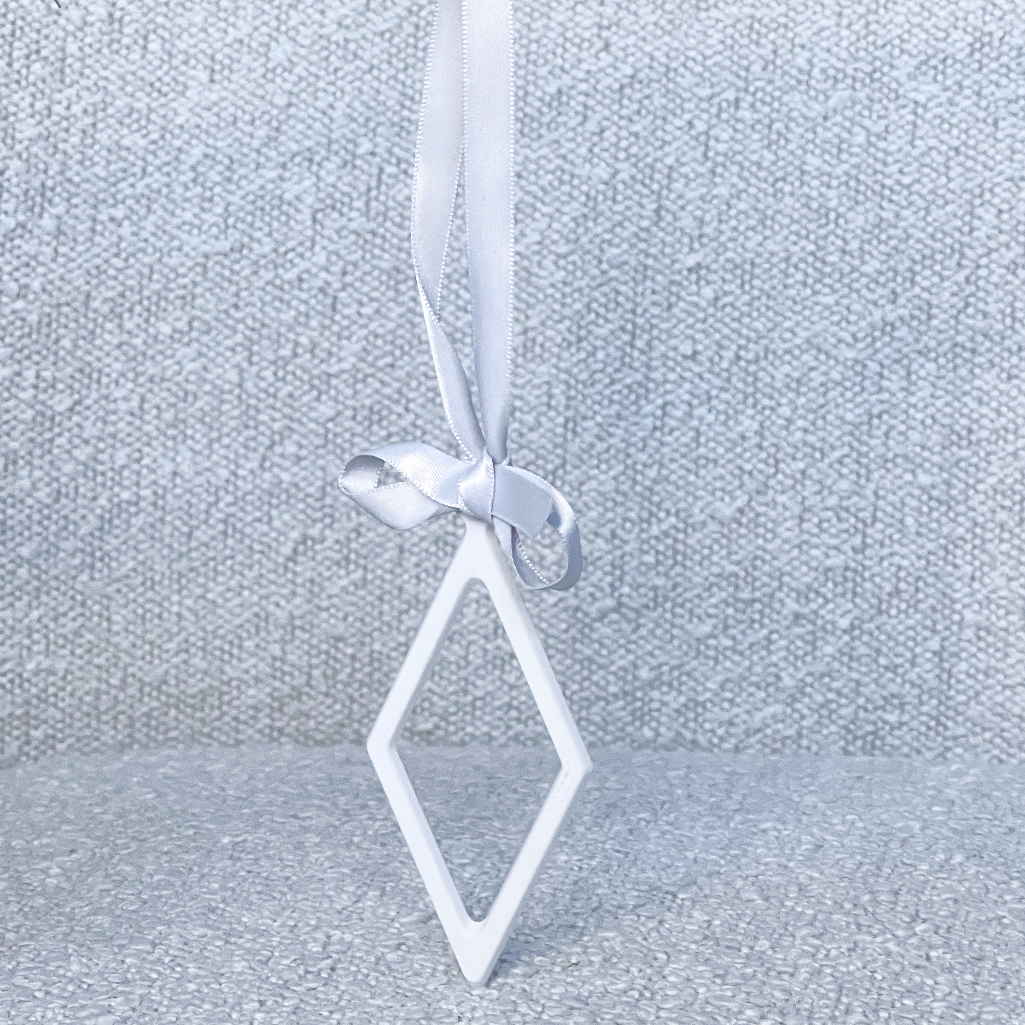 Christmas ornament flat diamond white/grey