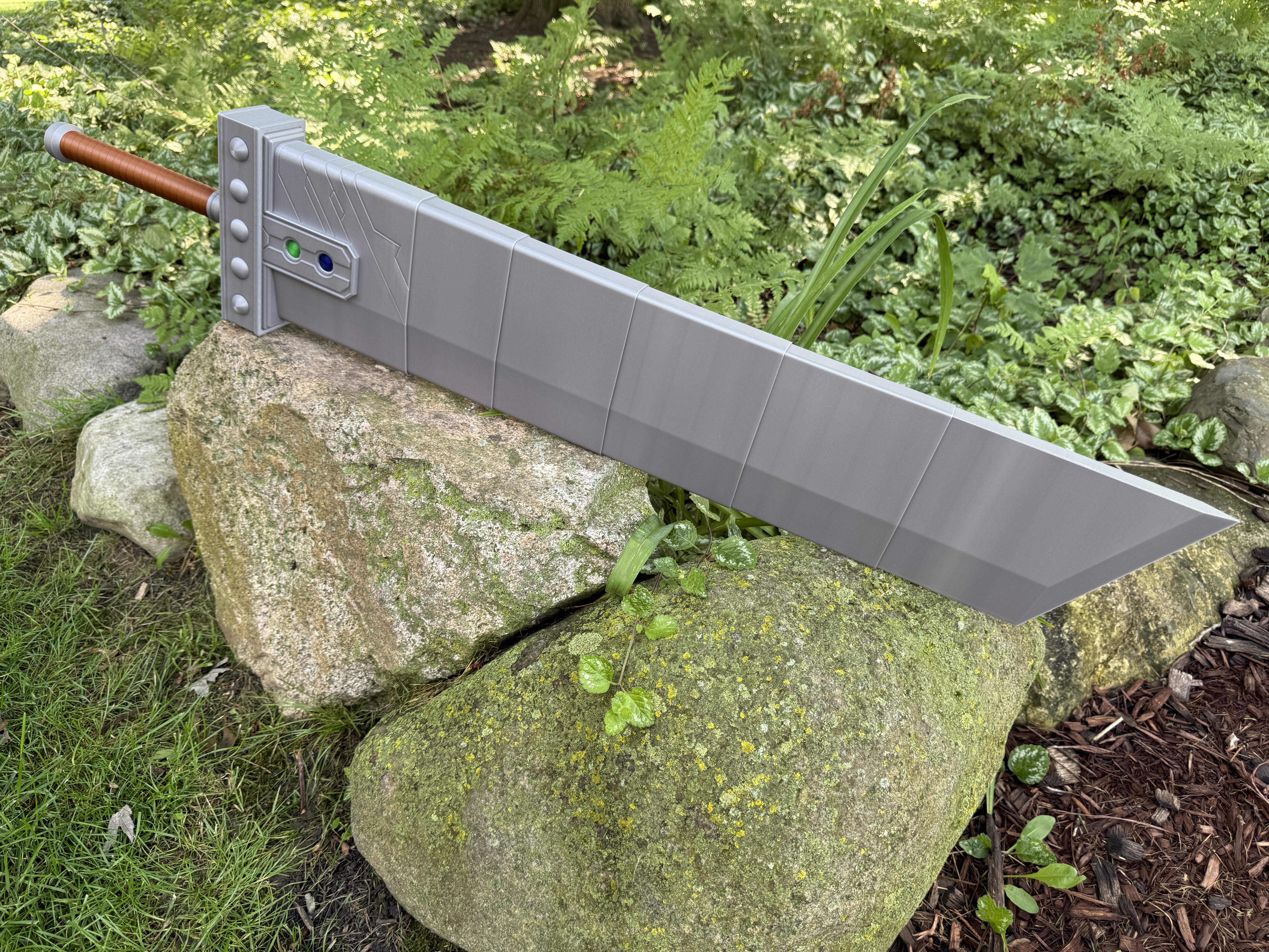 Collapsing Buster Sword — thumbnail 5