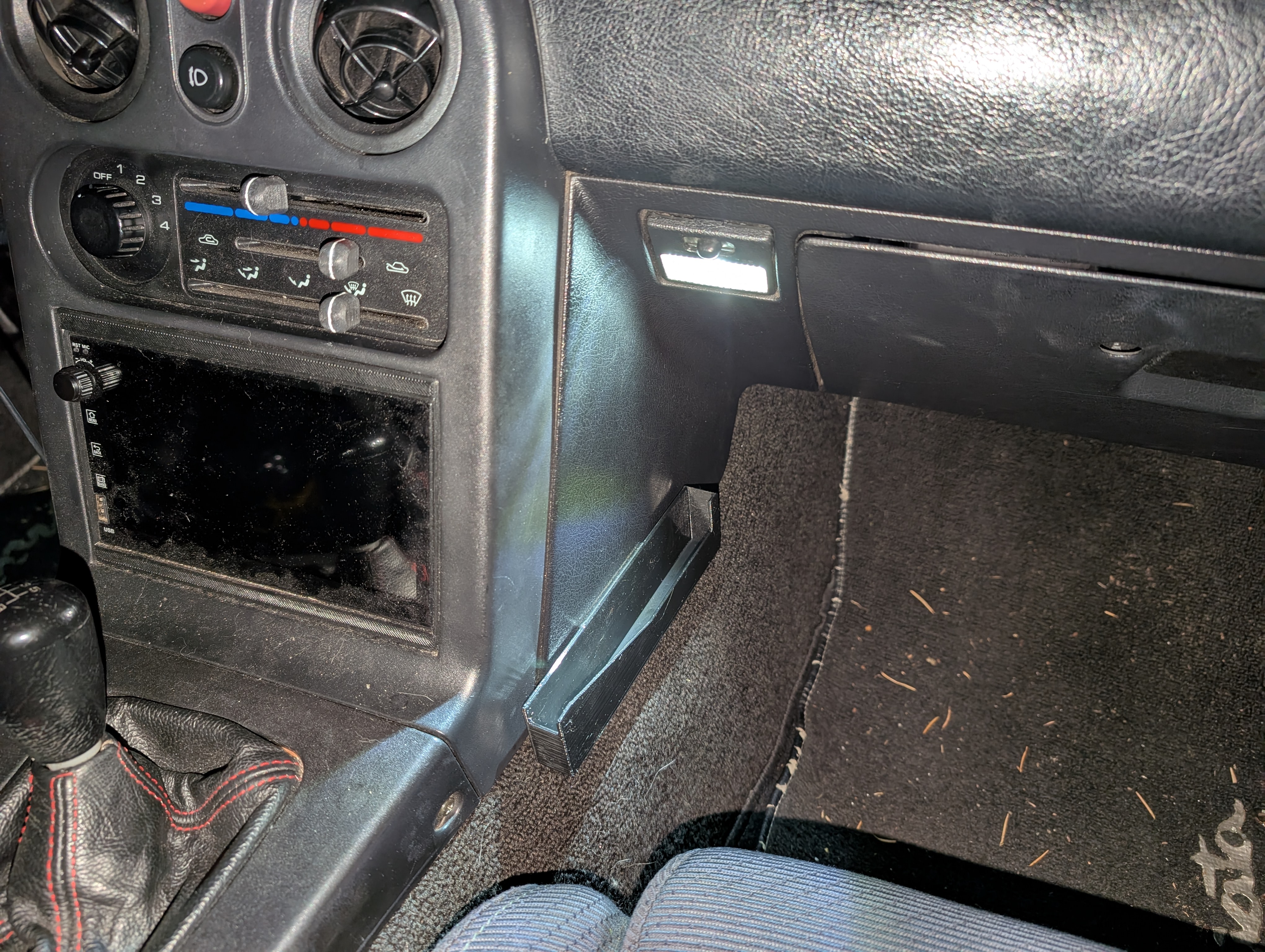 NA Miata MX-5 Phone Holder - Side Dash (Pixel8Pro)