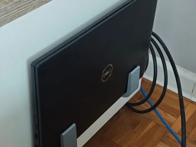 Laptop holder v2 (Dell Latitude)